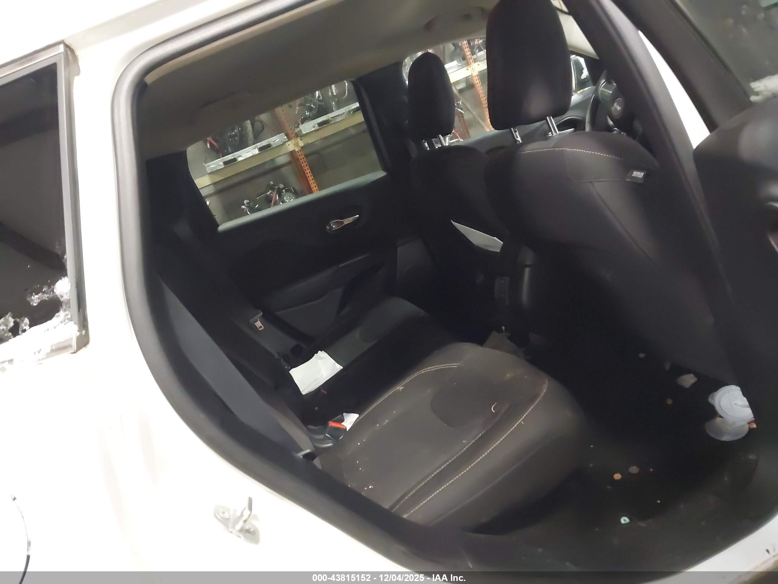 JEEP CHEROKEE image 8