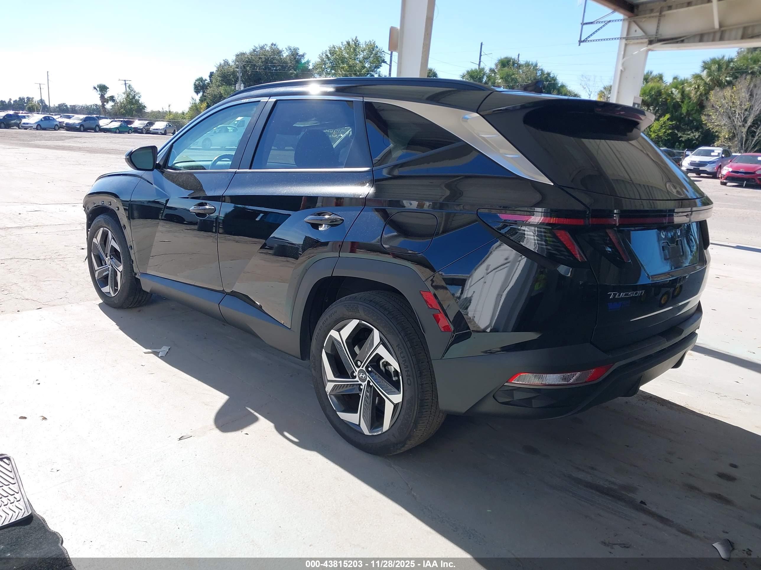 HYUNDAI TUCSON image 3