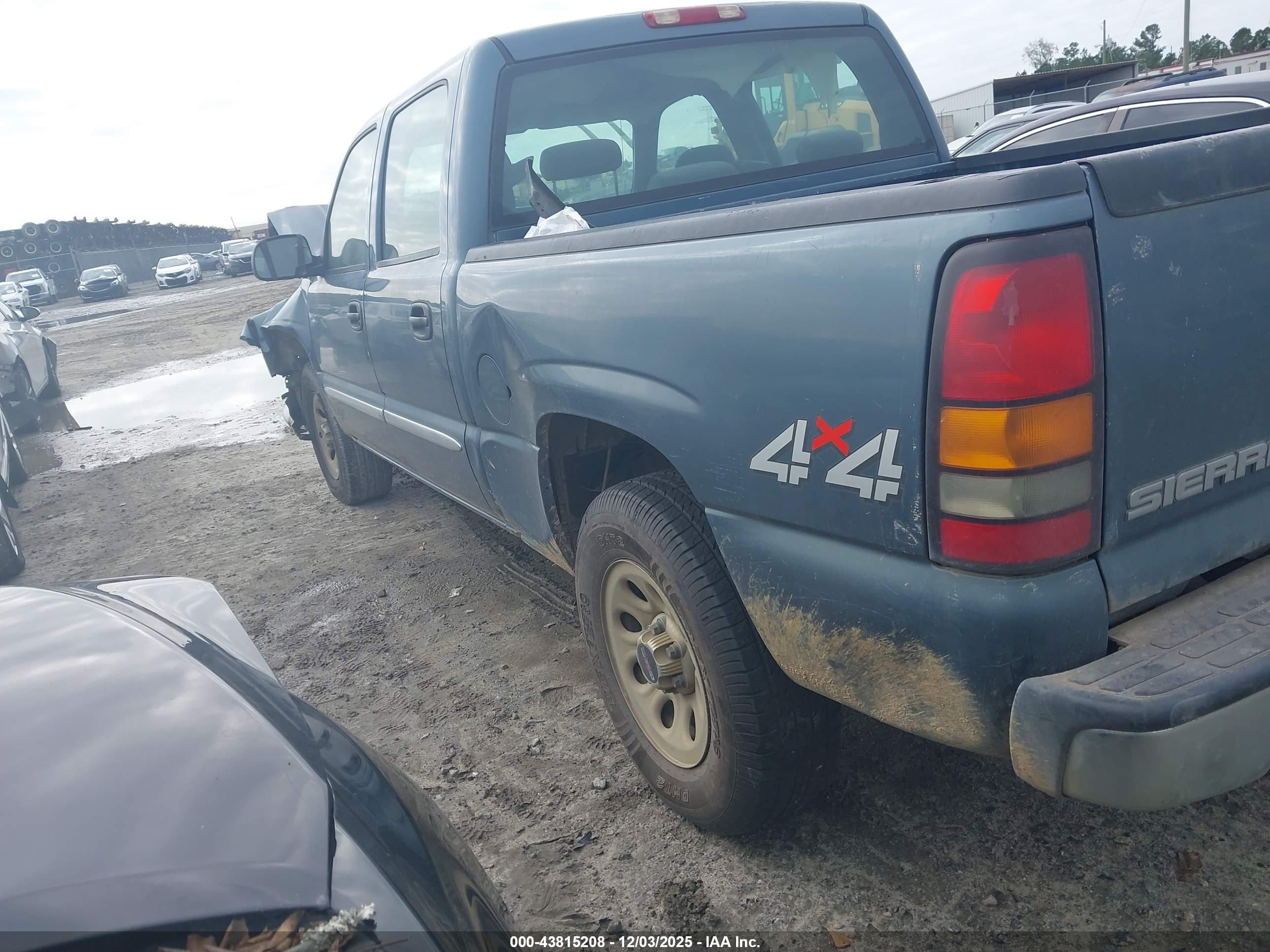 GMC SIERRA image 3