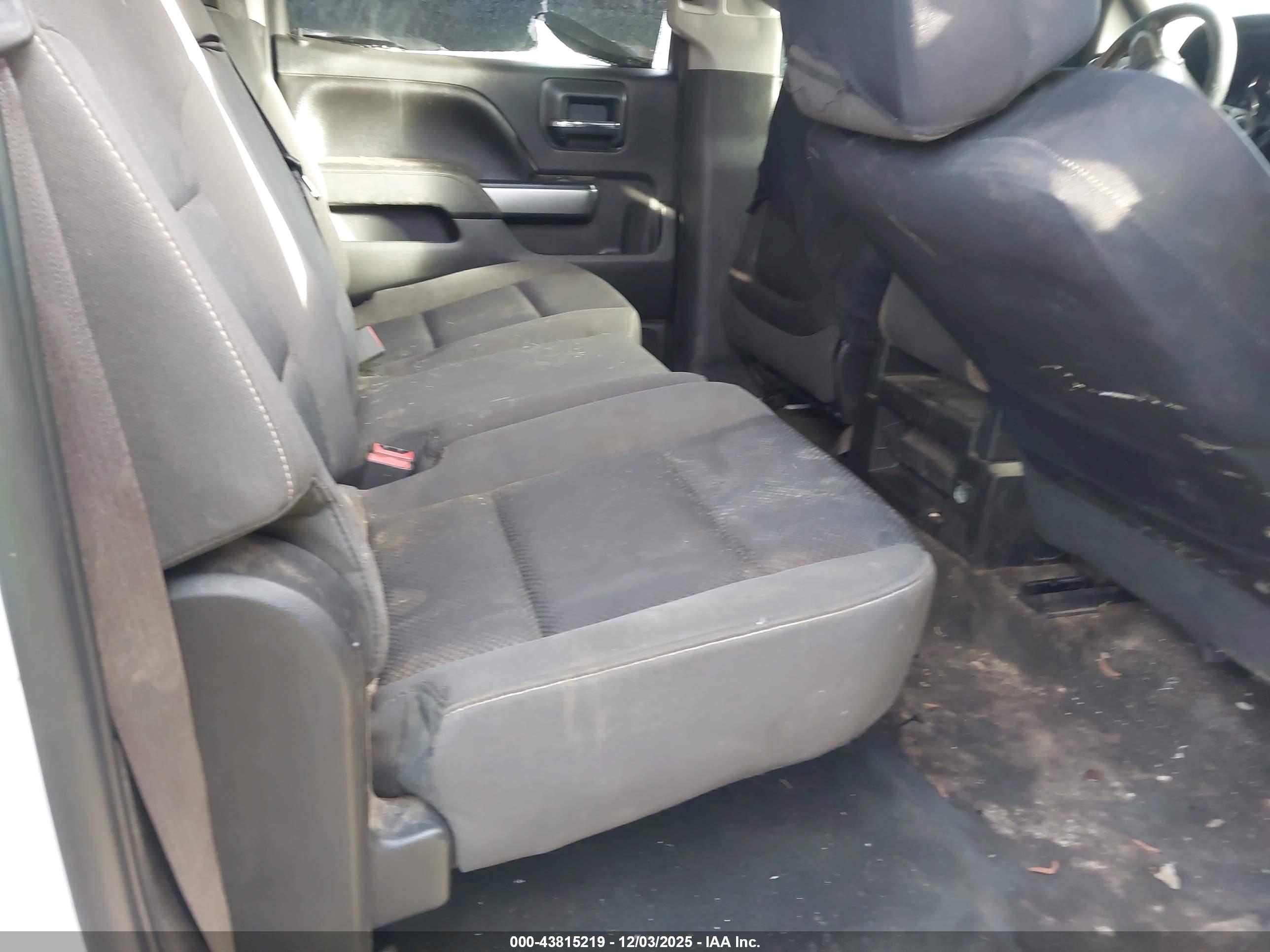 CHEVROLET SILVERADO image 8