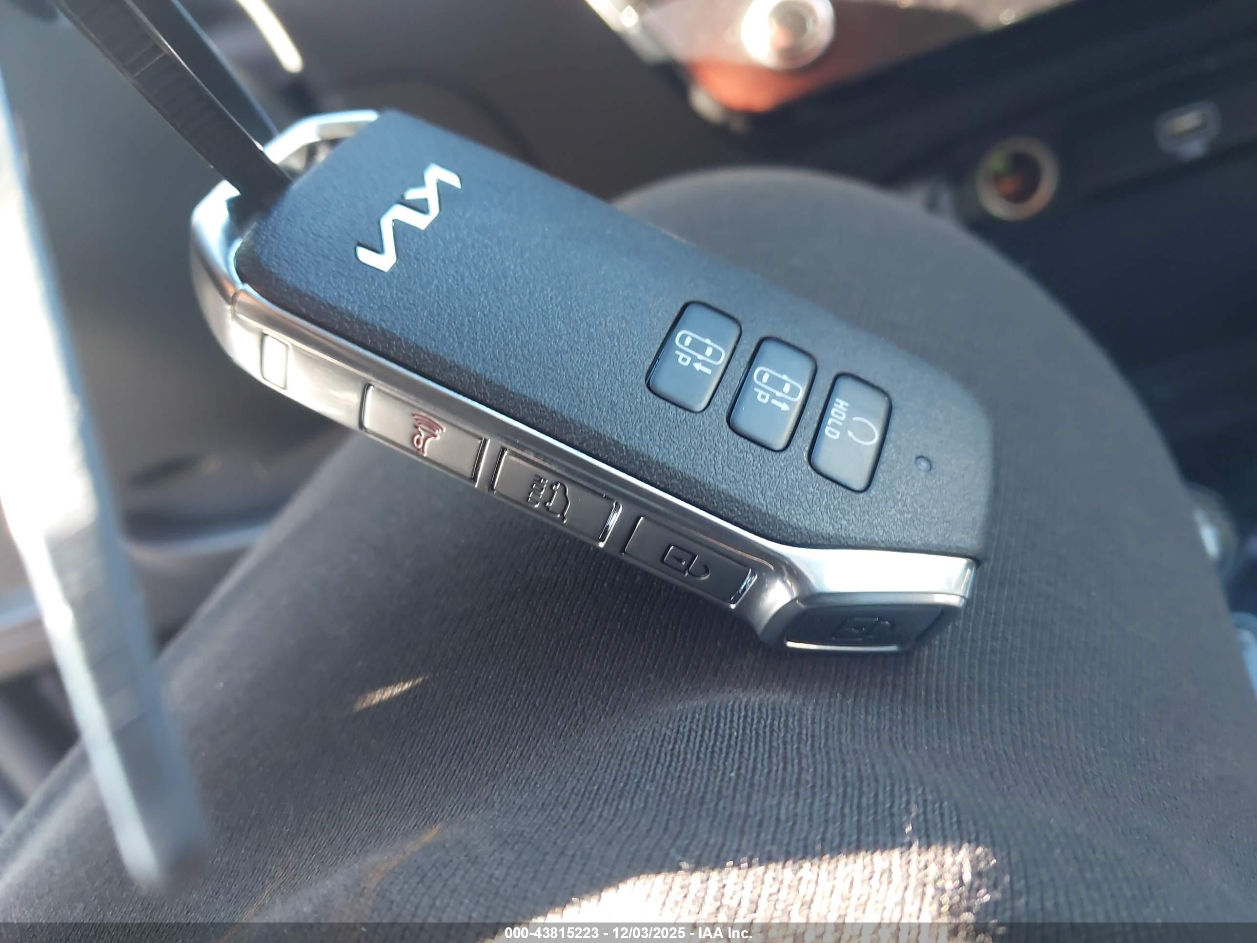 KIA NIRO image 11