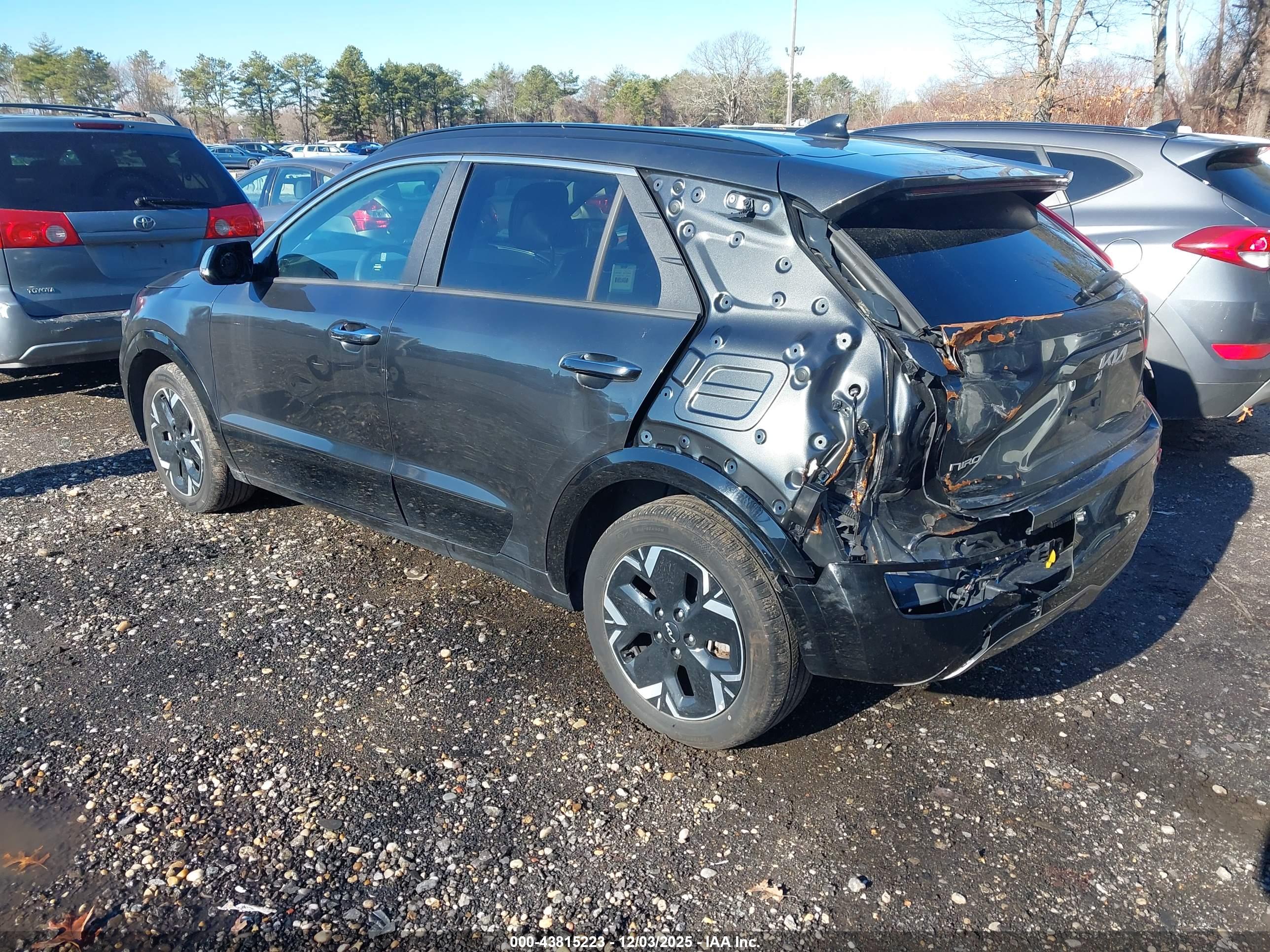 KIA NIRO image 3