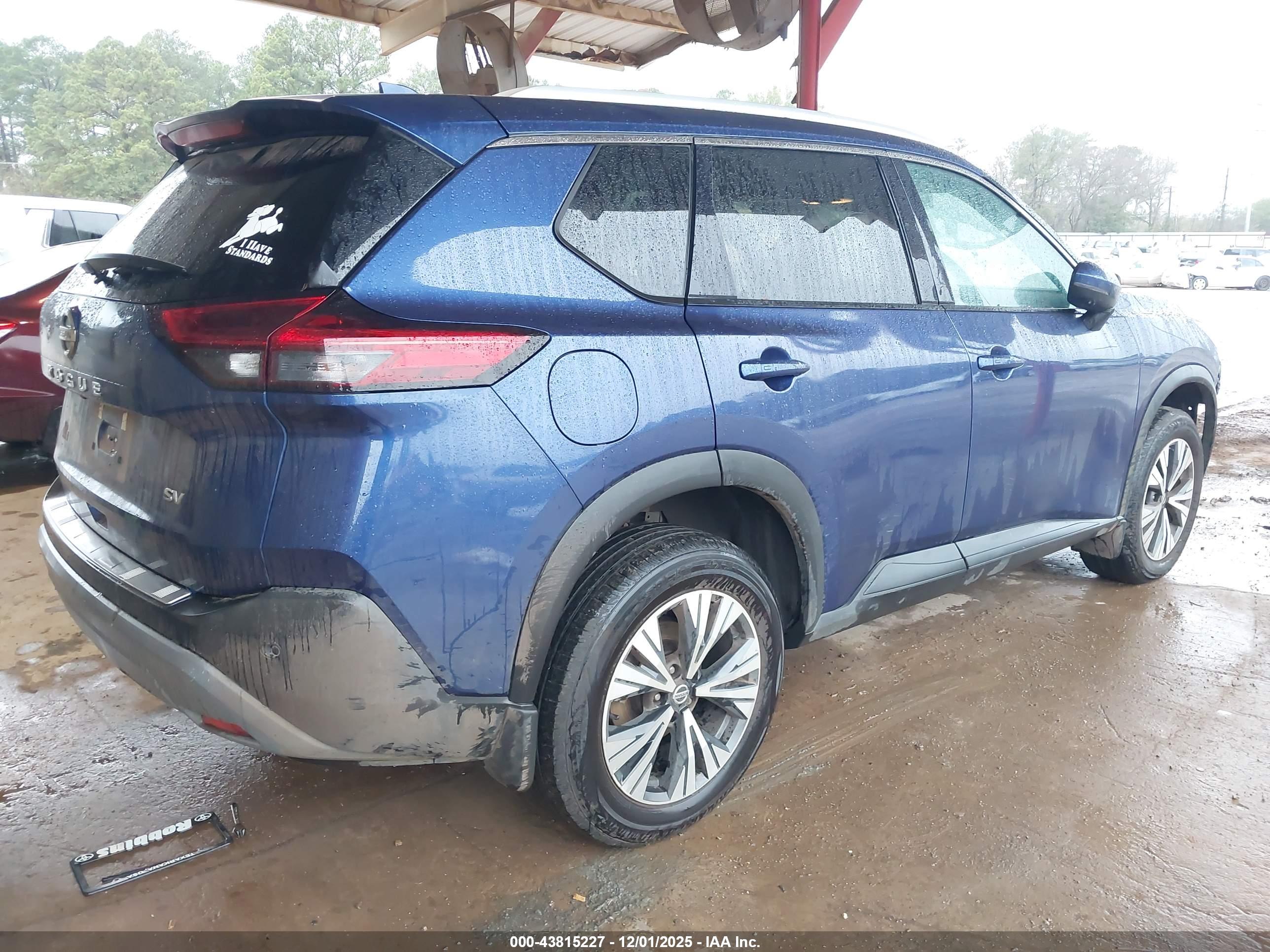 NISSAN ROGUE image 4