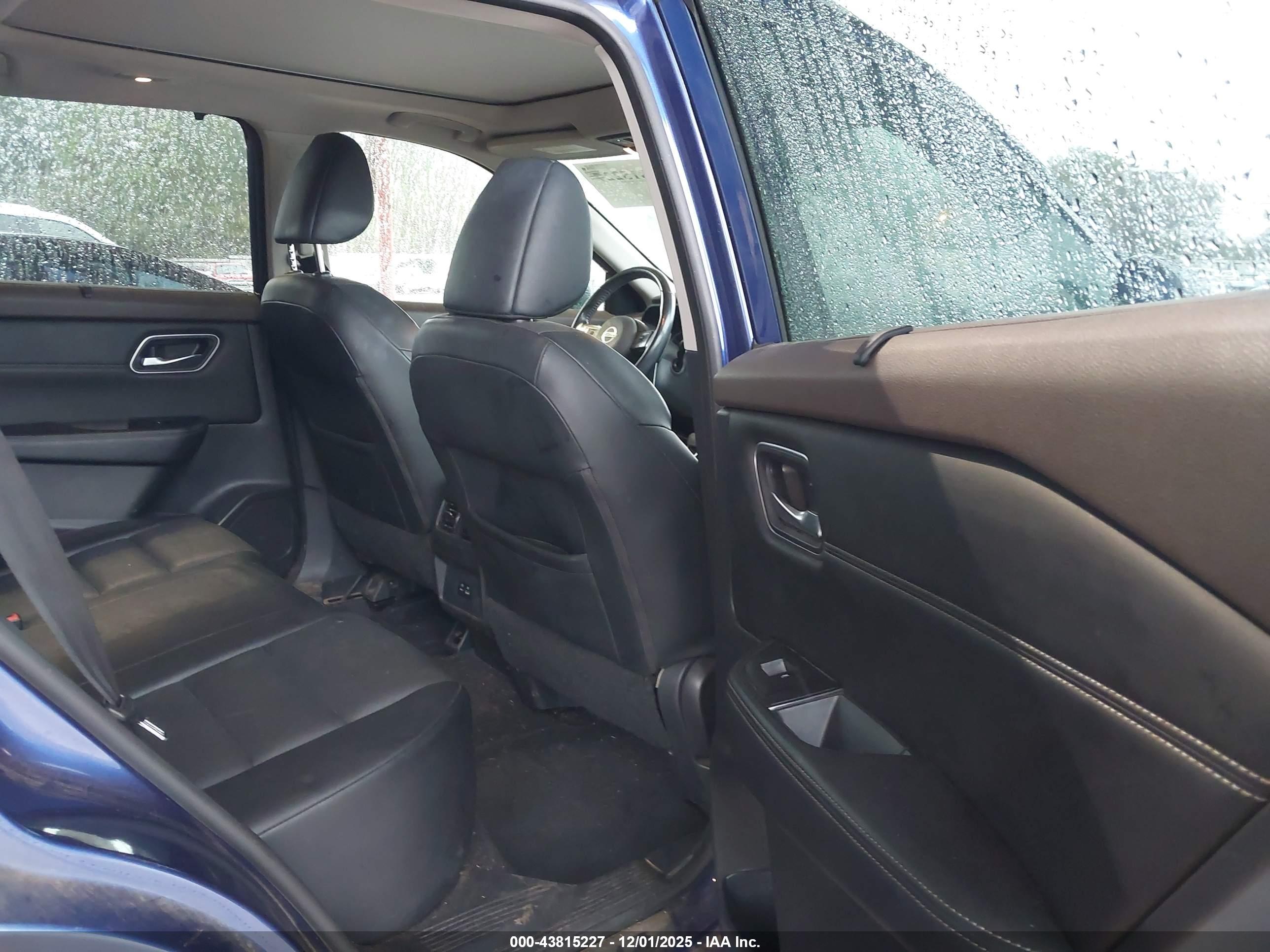 NISSAN ROGUE image 8