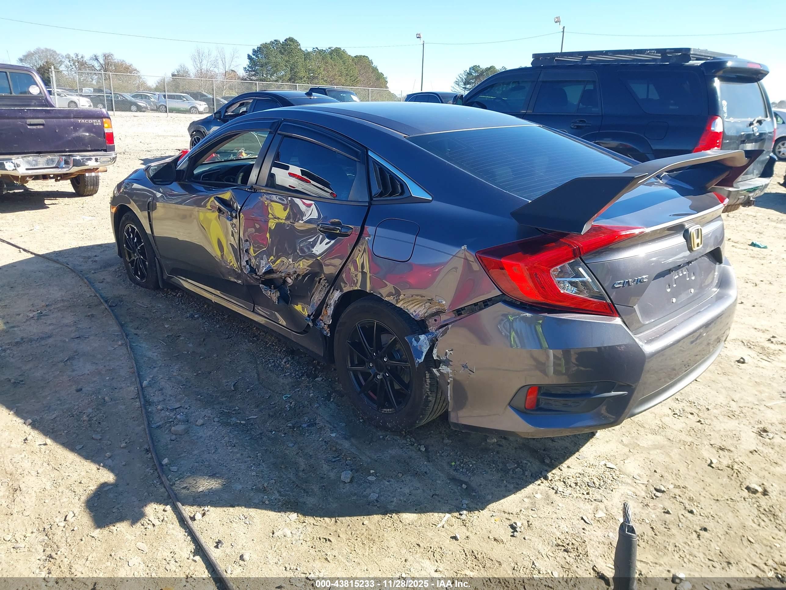 HONDA CIVIC image 3