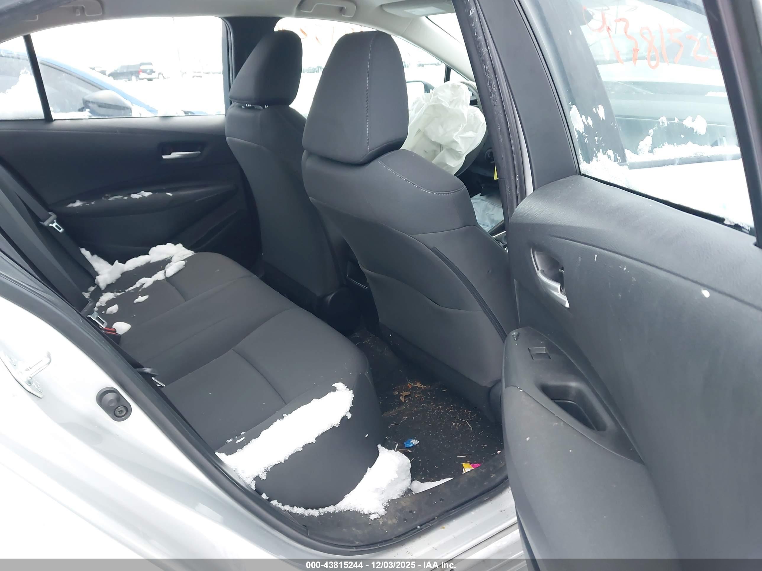 TOYOTA COROLLA image 8