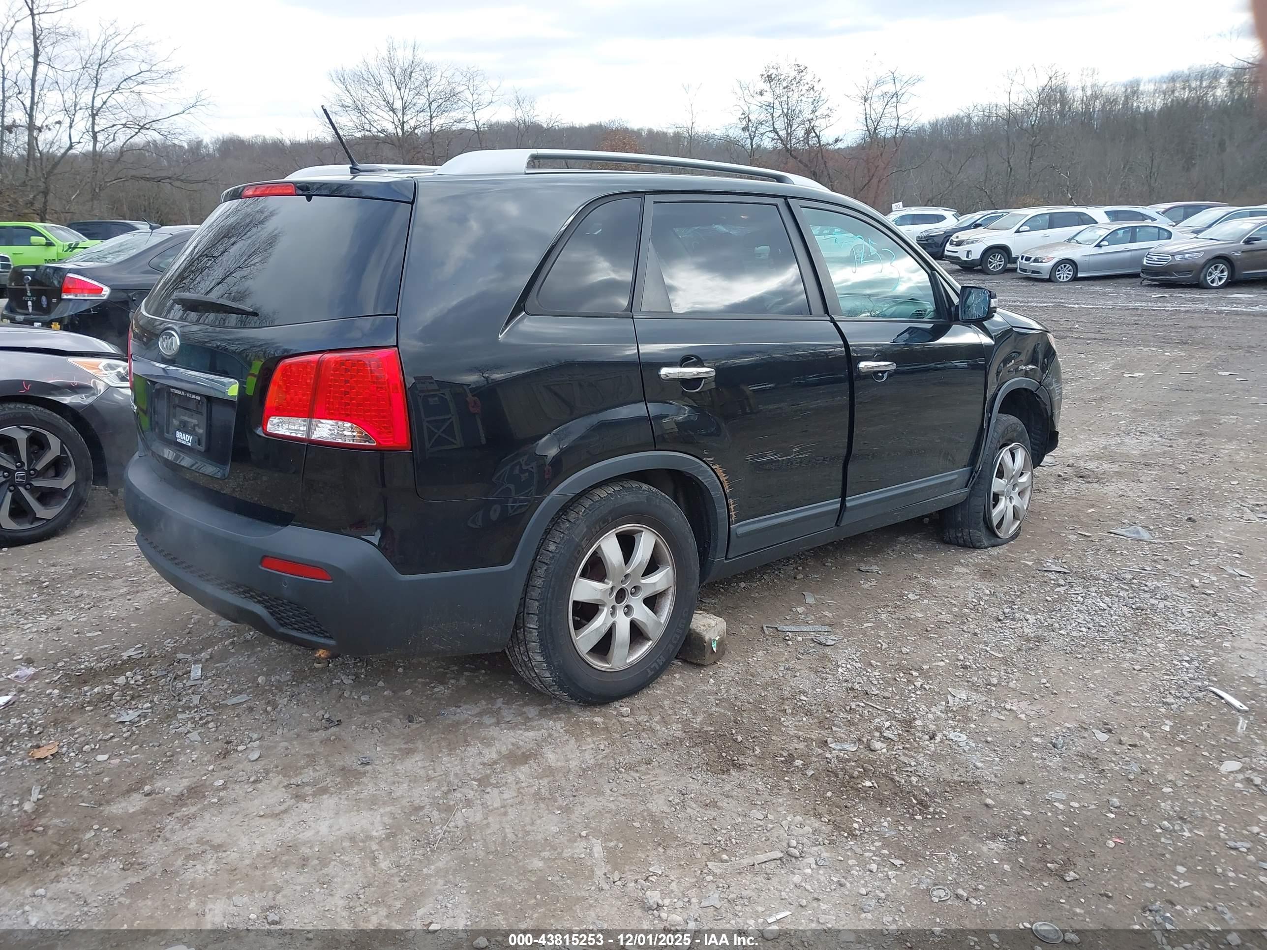 KIA SORENTO image 4