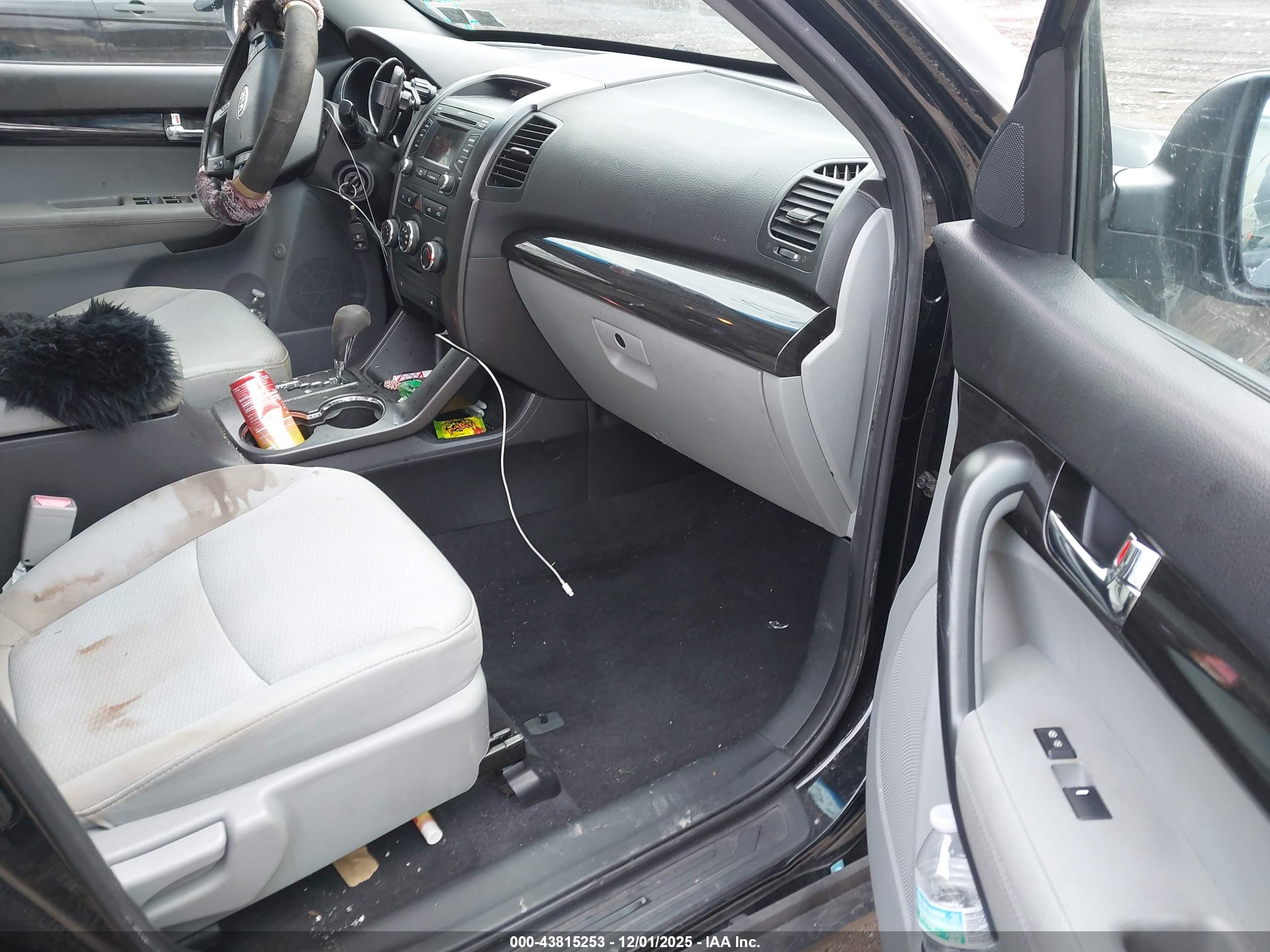 KIA SORENTO image 5