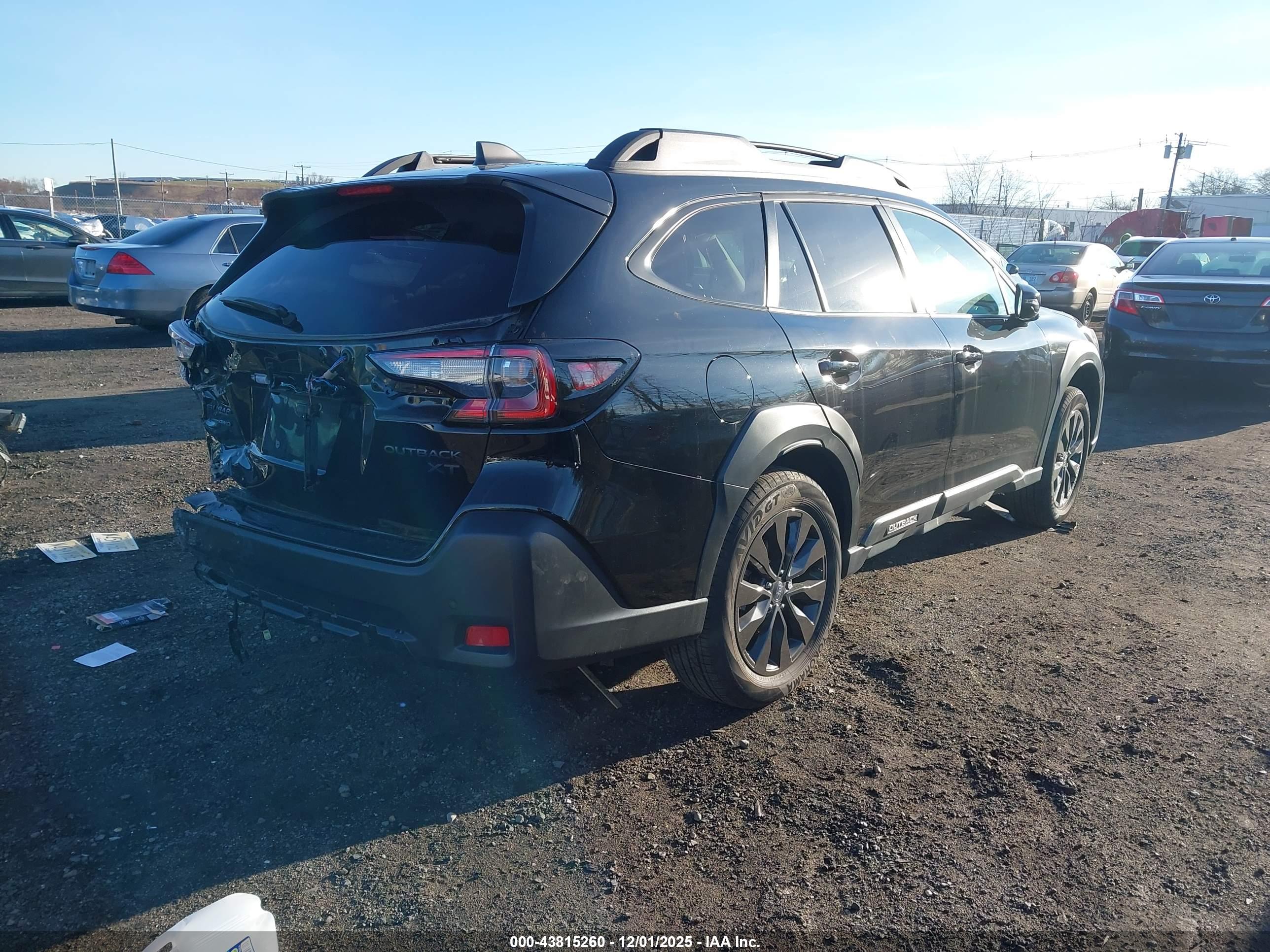 SUBARU OUTBACK image 4