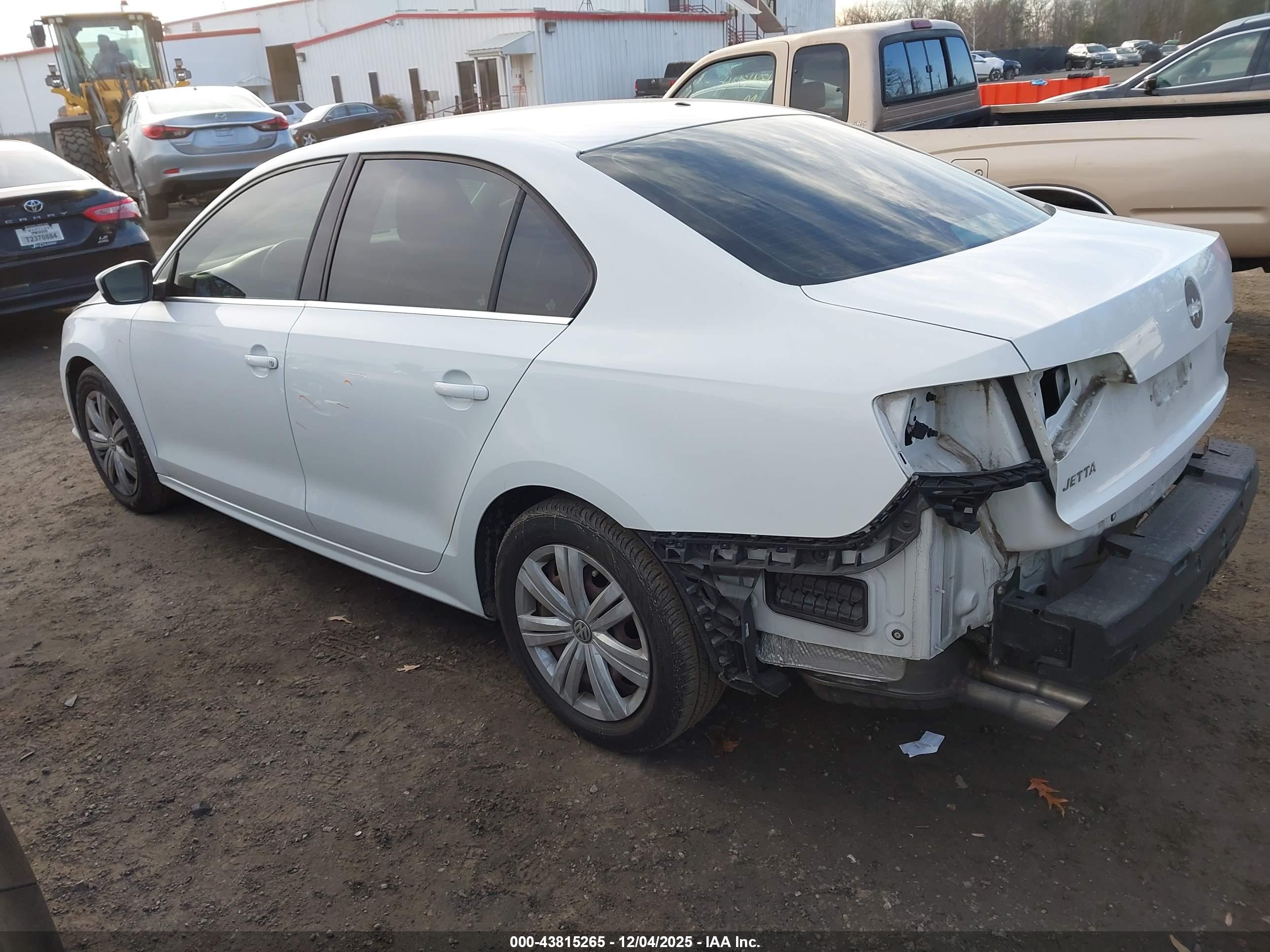 VOLKSWAGEN JETTA image 3