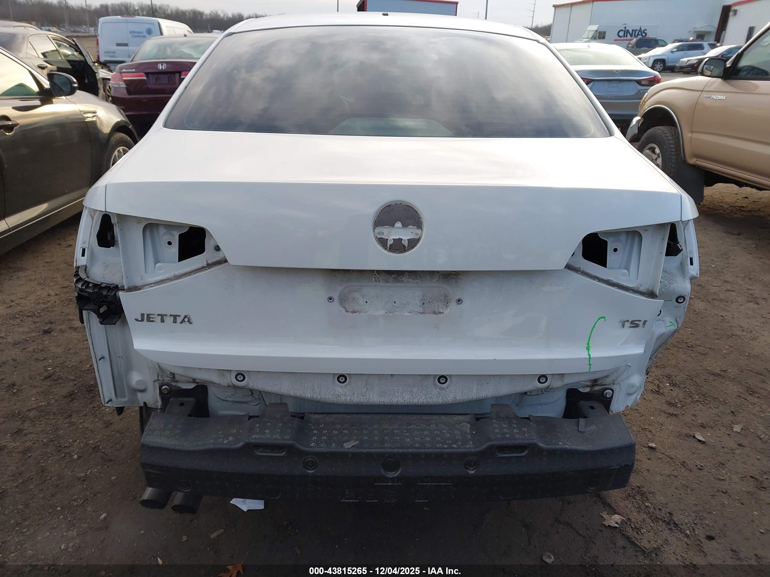VOLKSWAGEN JETTA image 6
