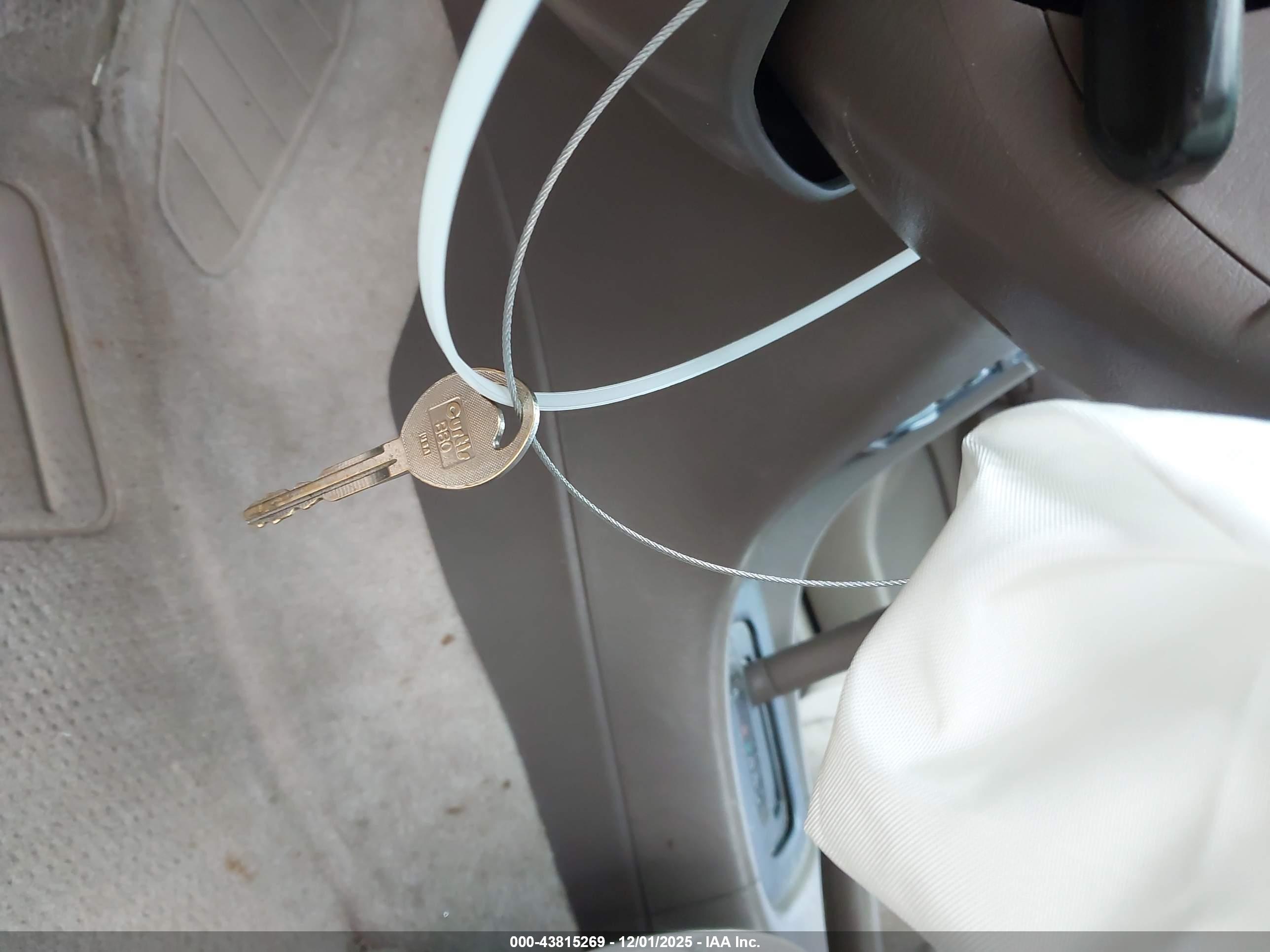 TOYOTA CAMRY image 11