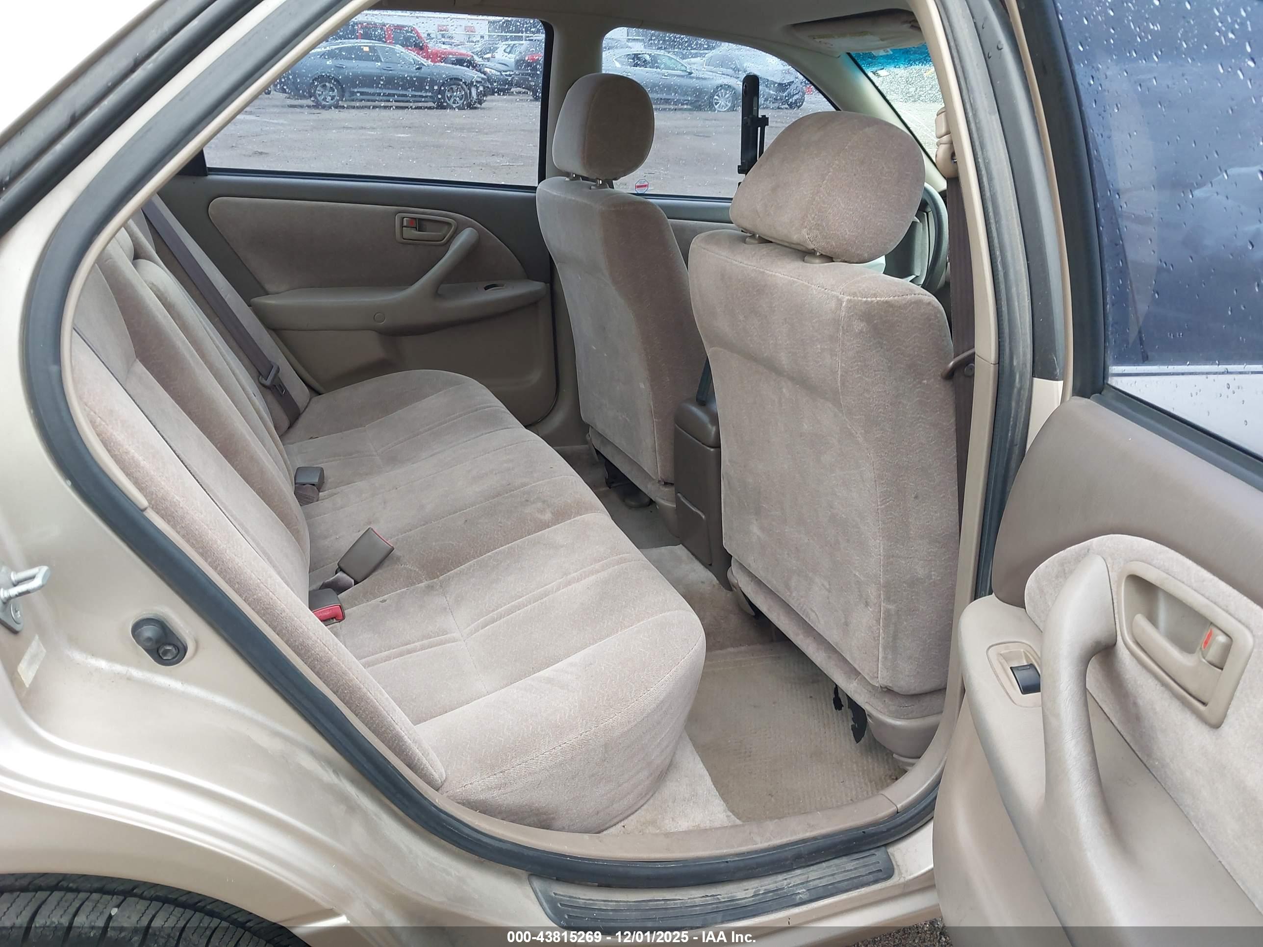 TOYOTA CAMRY image 8