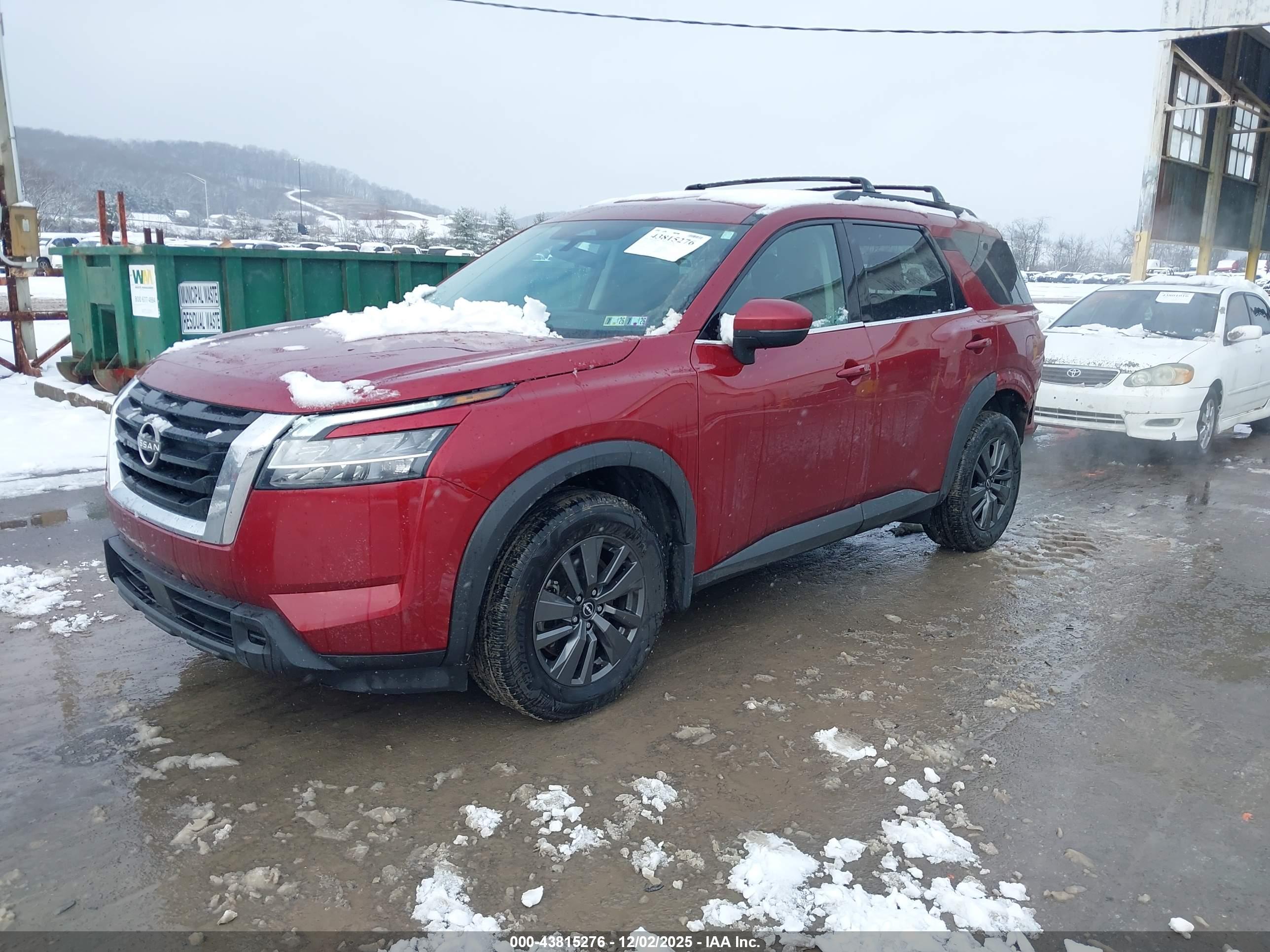 NISSAN PATHFINDER image 2