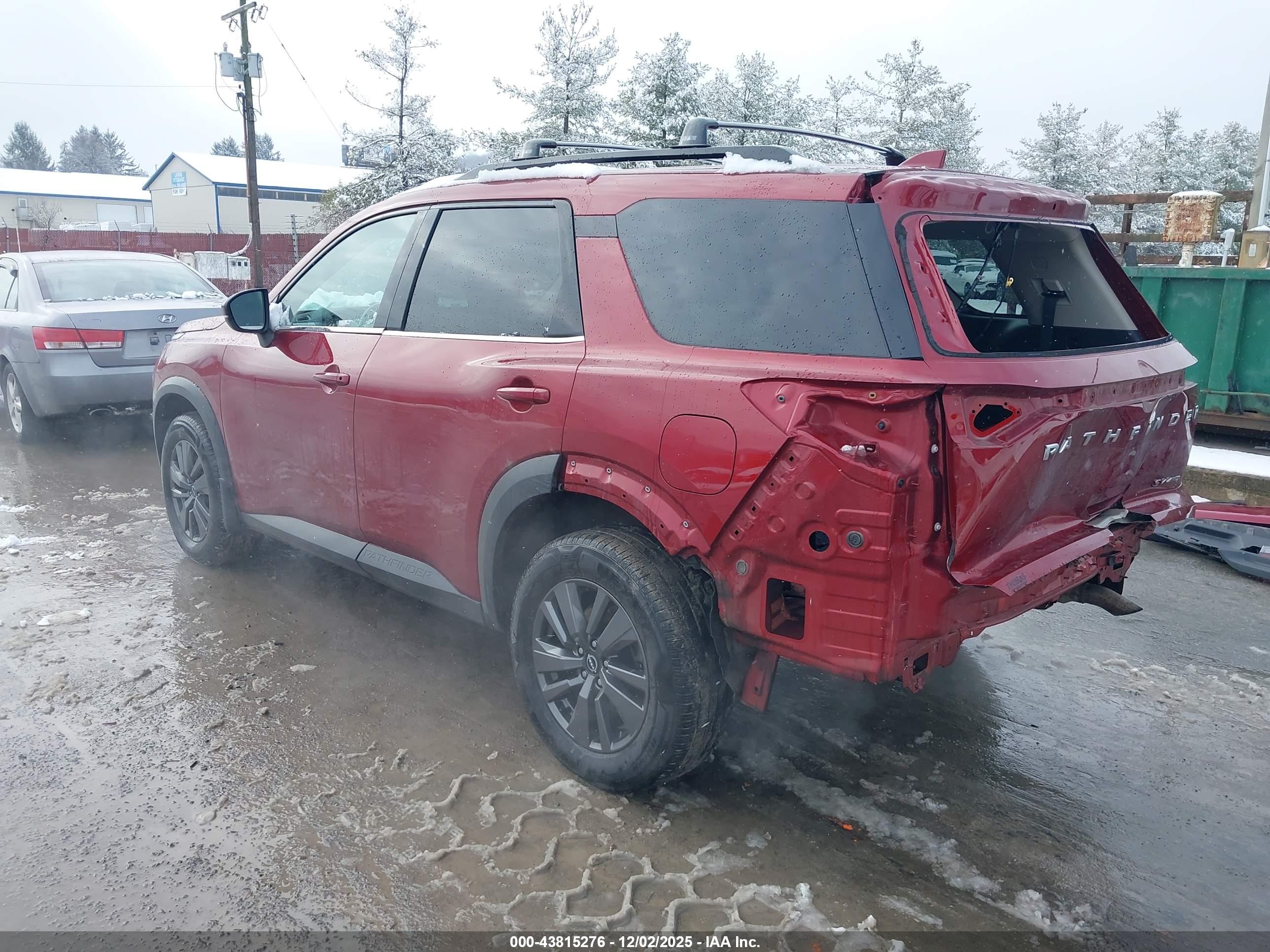 NISSAN PATHFINDER image 3