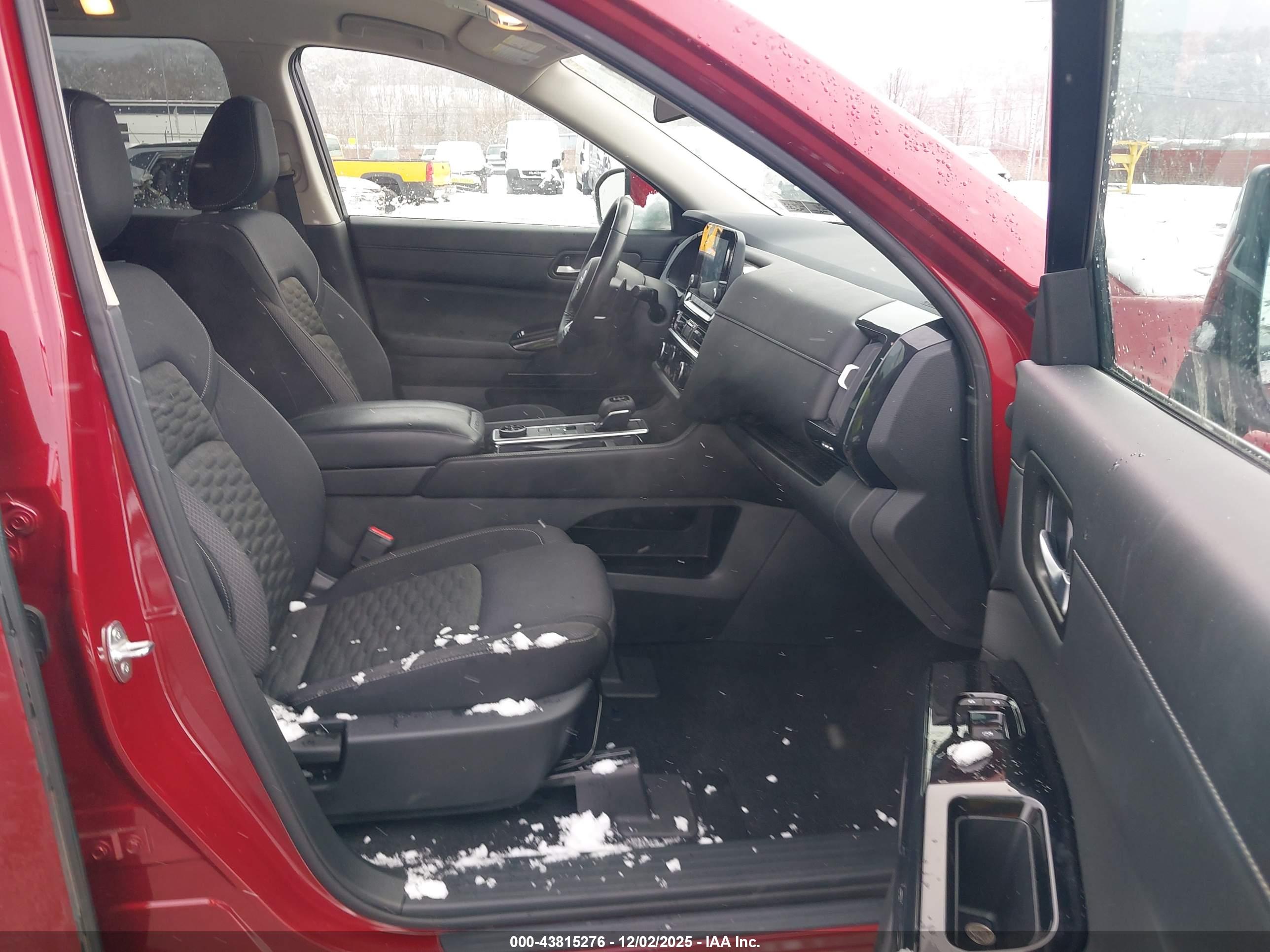 NISSAN PATHFINDER image 5