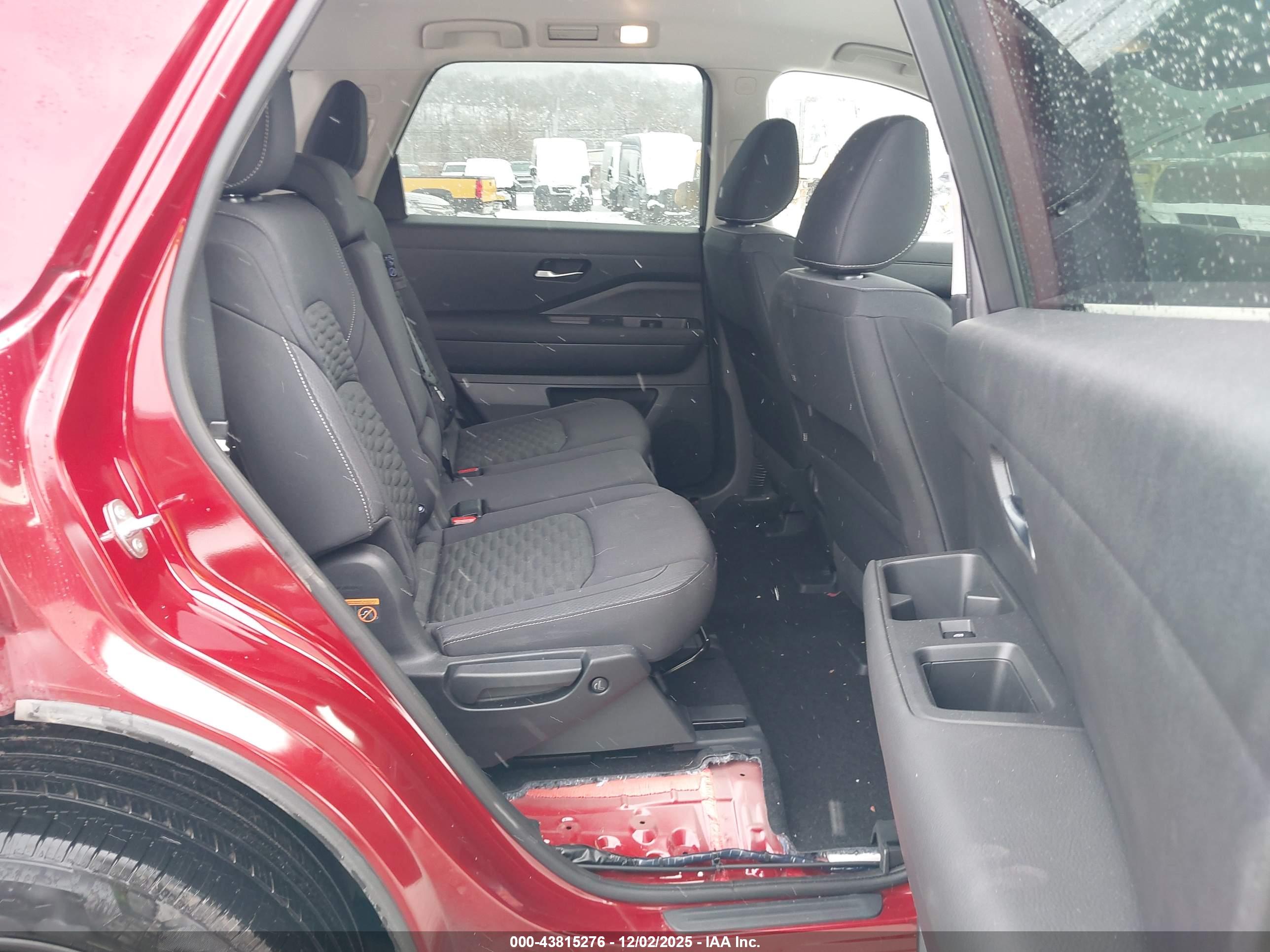 NISSAN PATHFINDER image 8