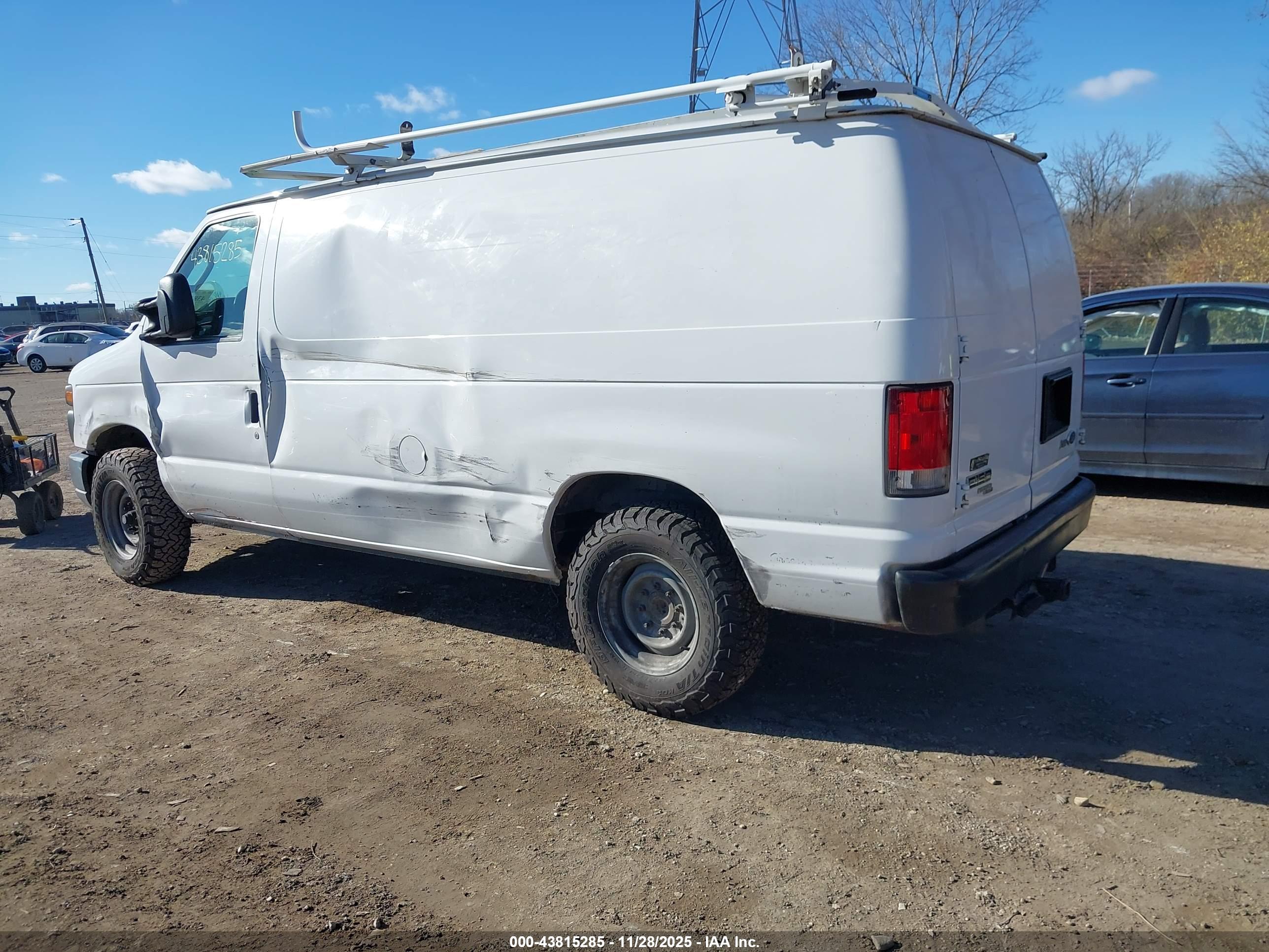 FORD E-150 image 3