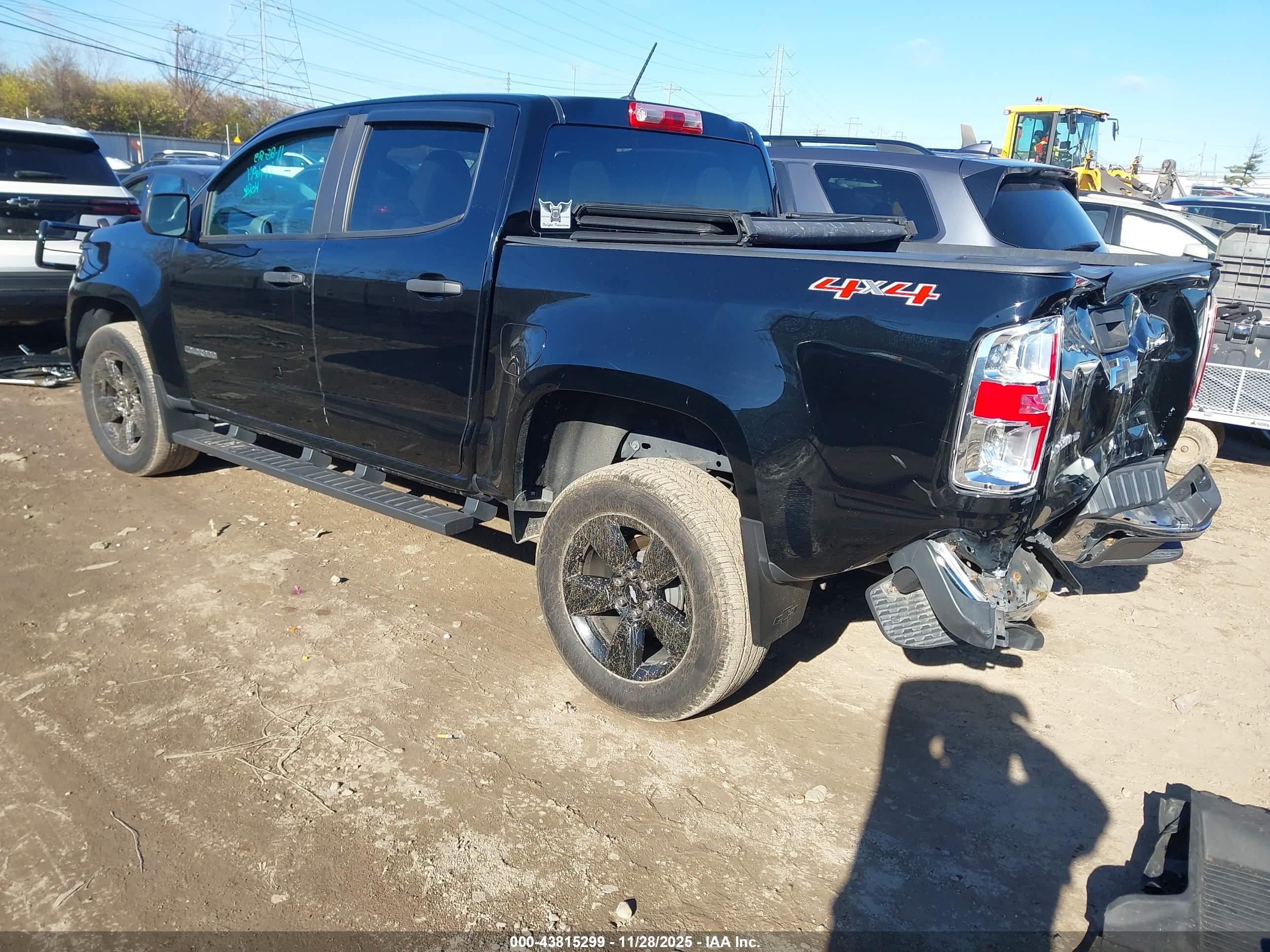 CHEVROLET COLORADO image 3