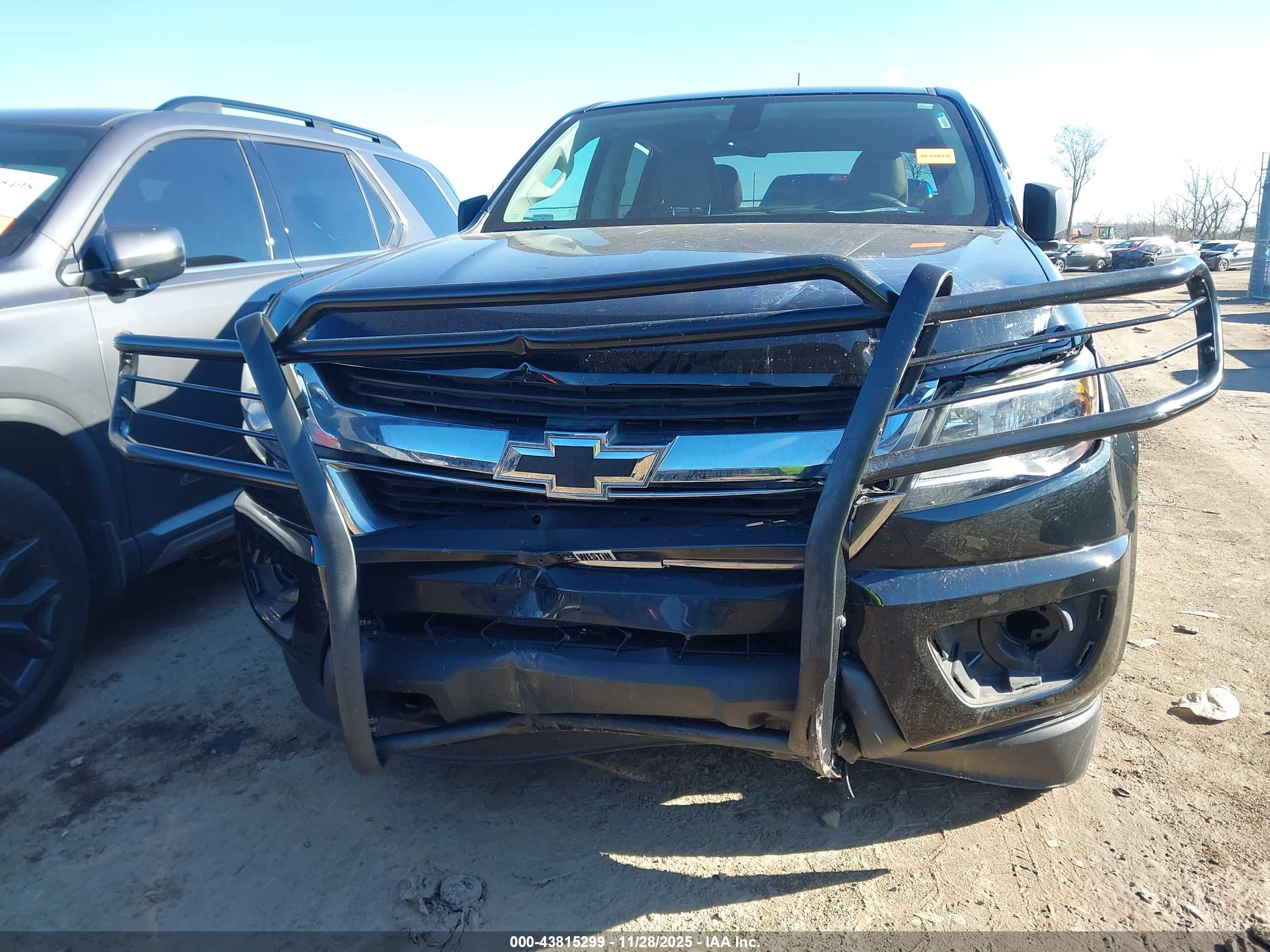 CHEVROLET COLORADO image 6