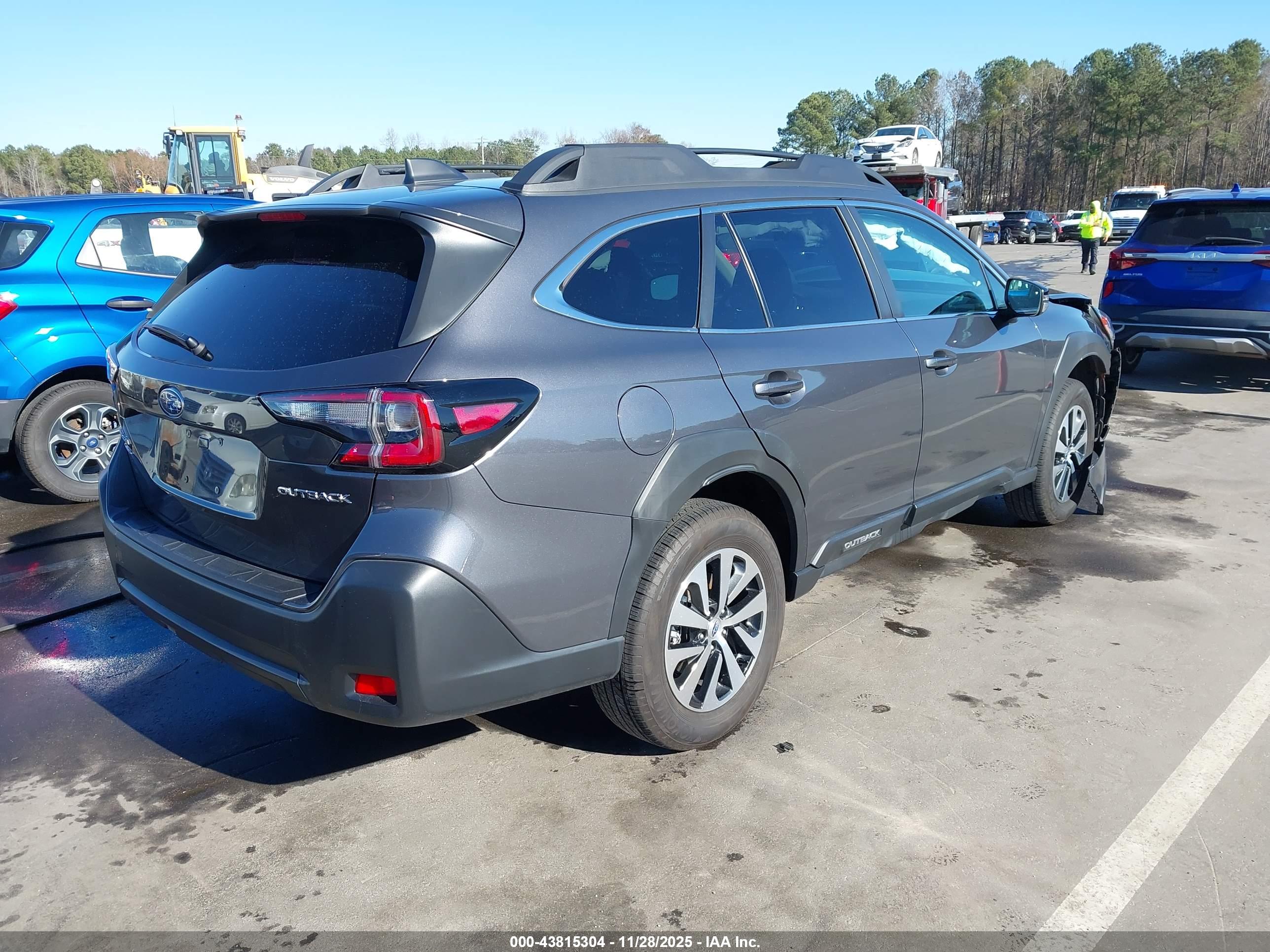 SUBARU OUTBACK image 4