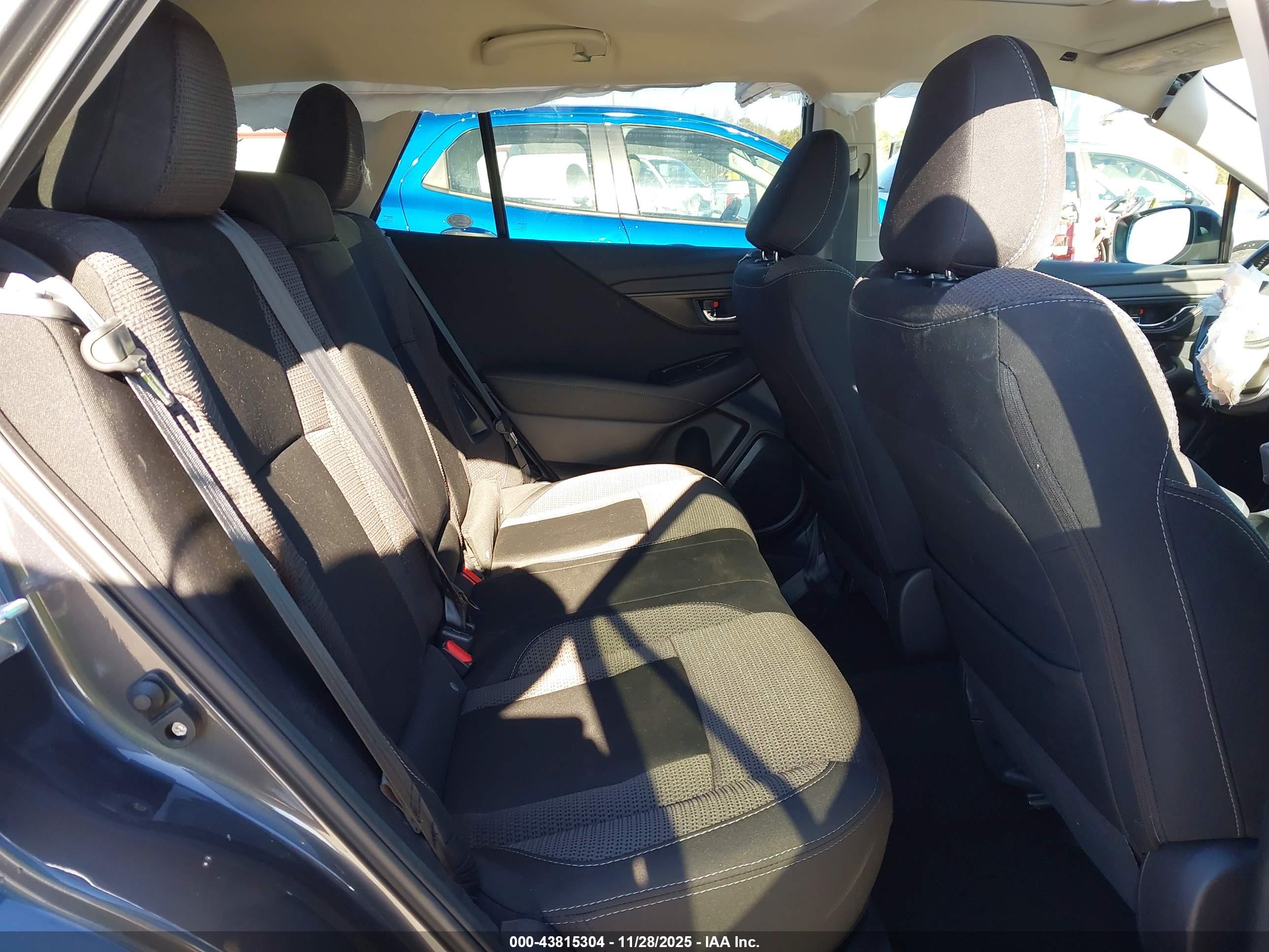 SUBARU OUTBACK image 8