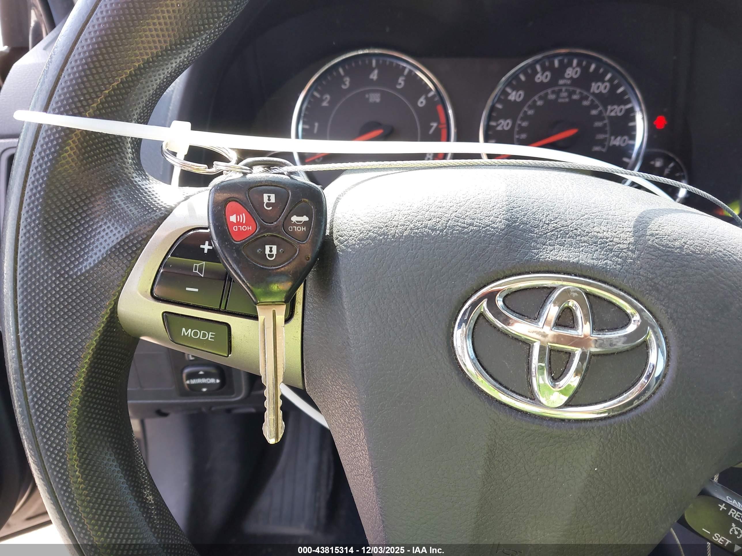 TOYOTA COROLLA image 11