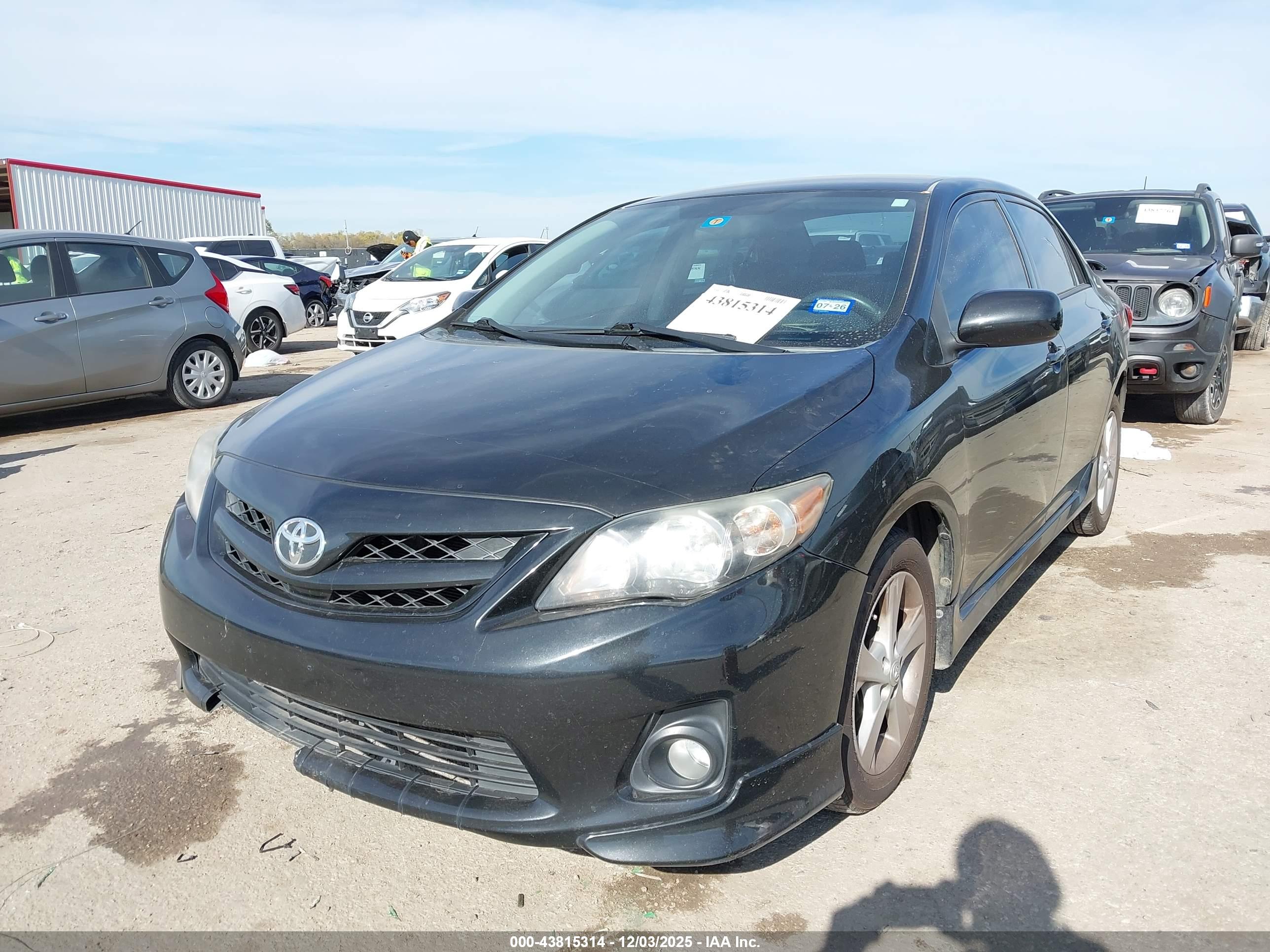 TOYOTA COROLLA image 2