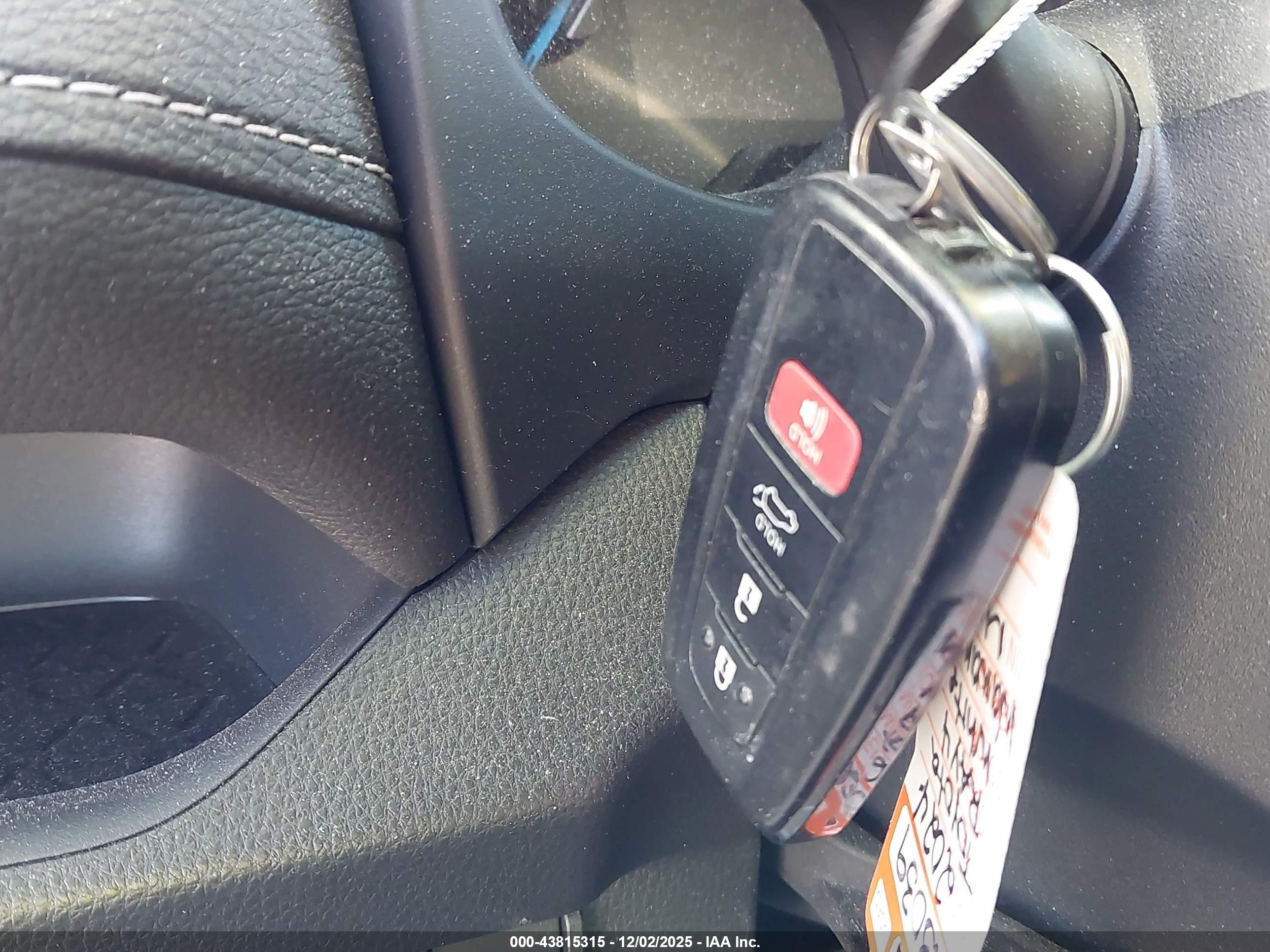 TOYOTA RAV4 image 11