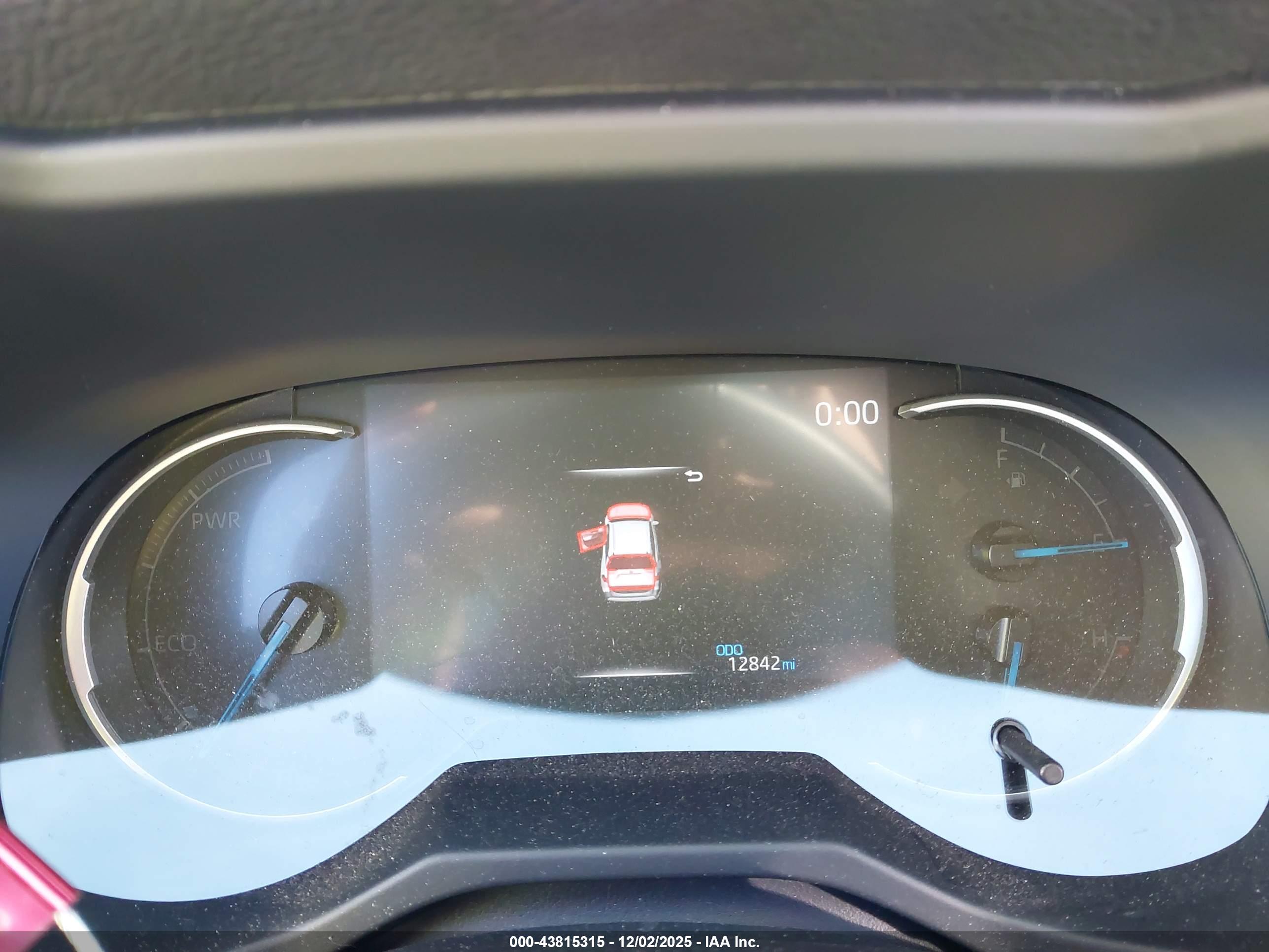 TOYOTA RAV4 image 7