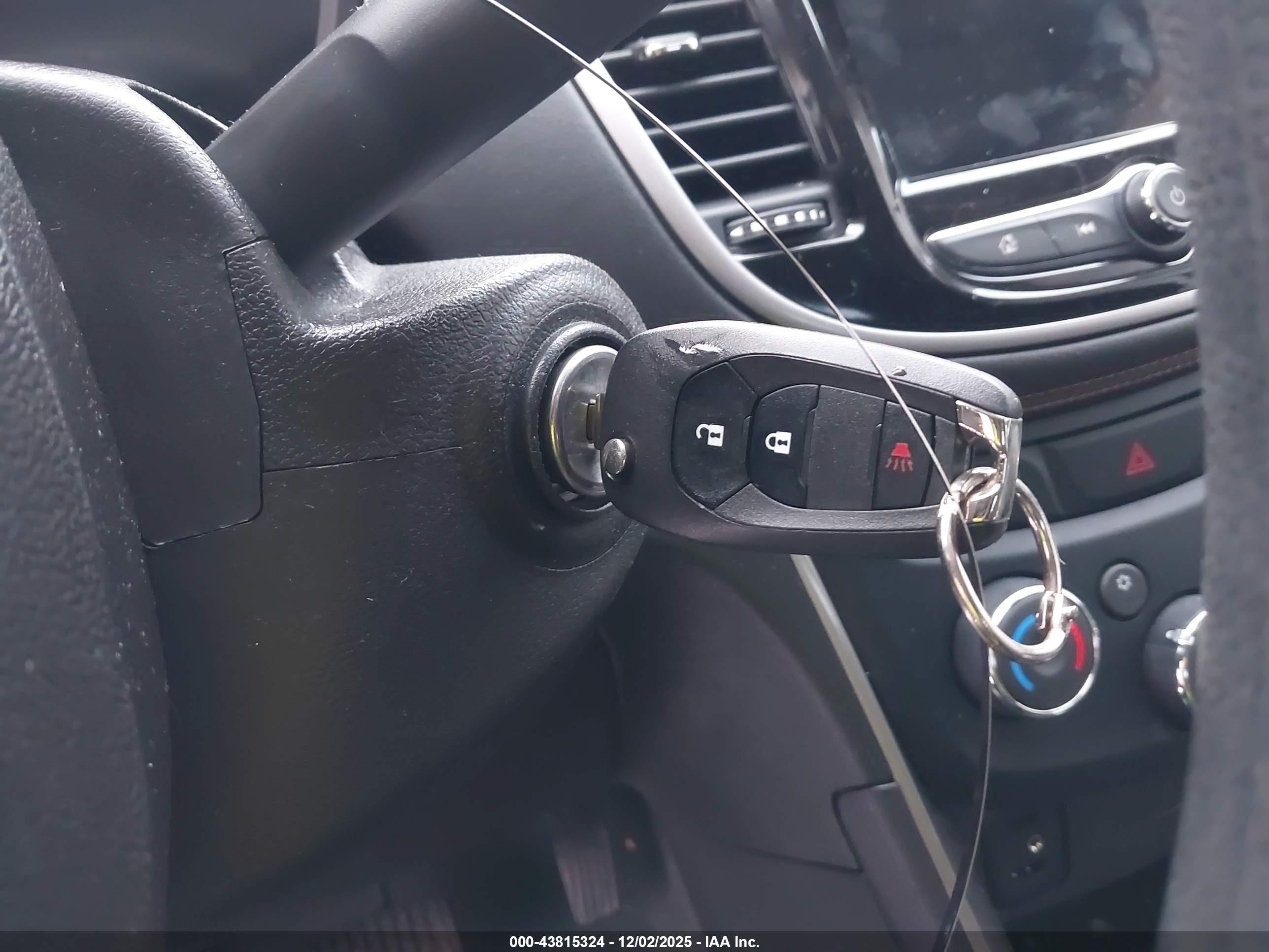 CHEVROLET TRAX image 11