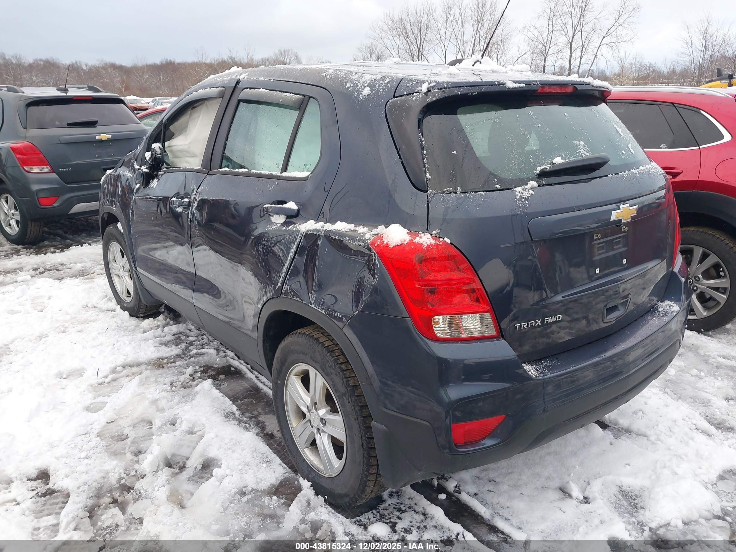 CHEVROLET TRAX image 3