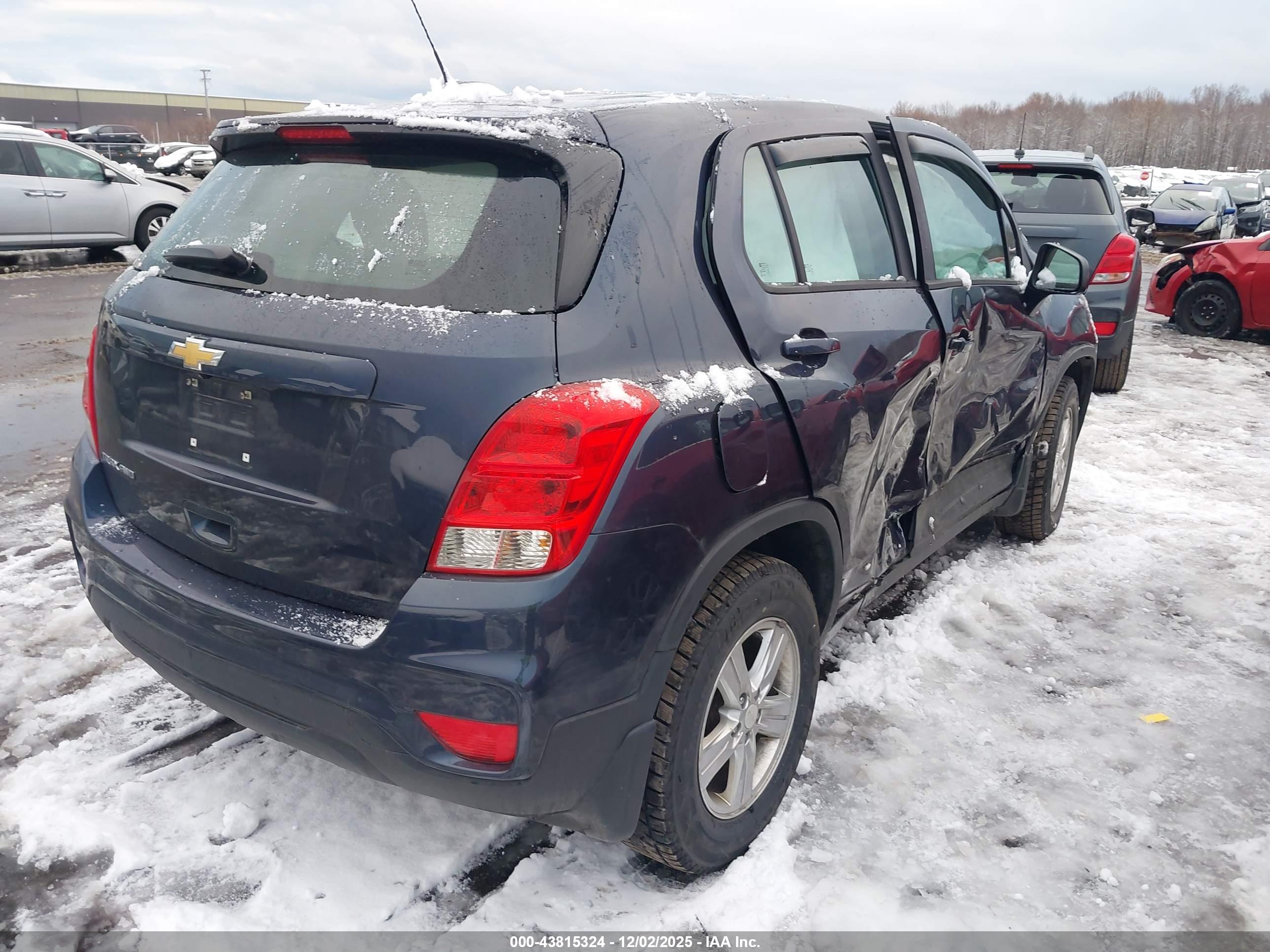 CHEVROLET TRAX image 4