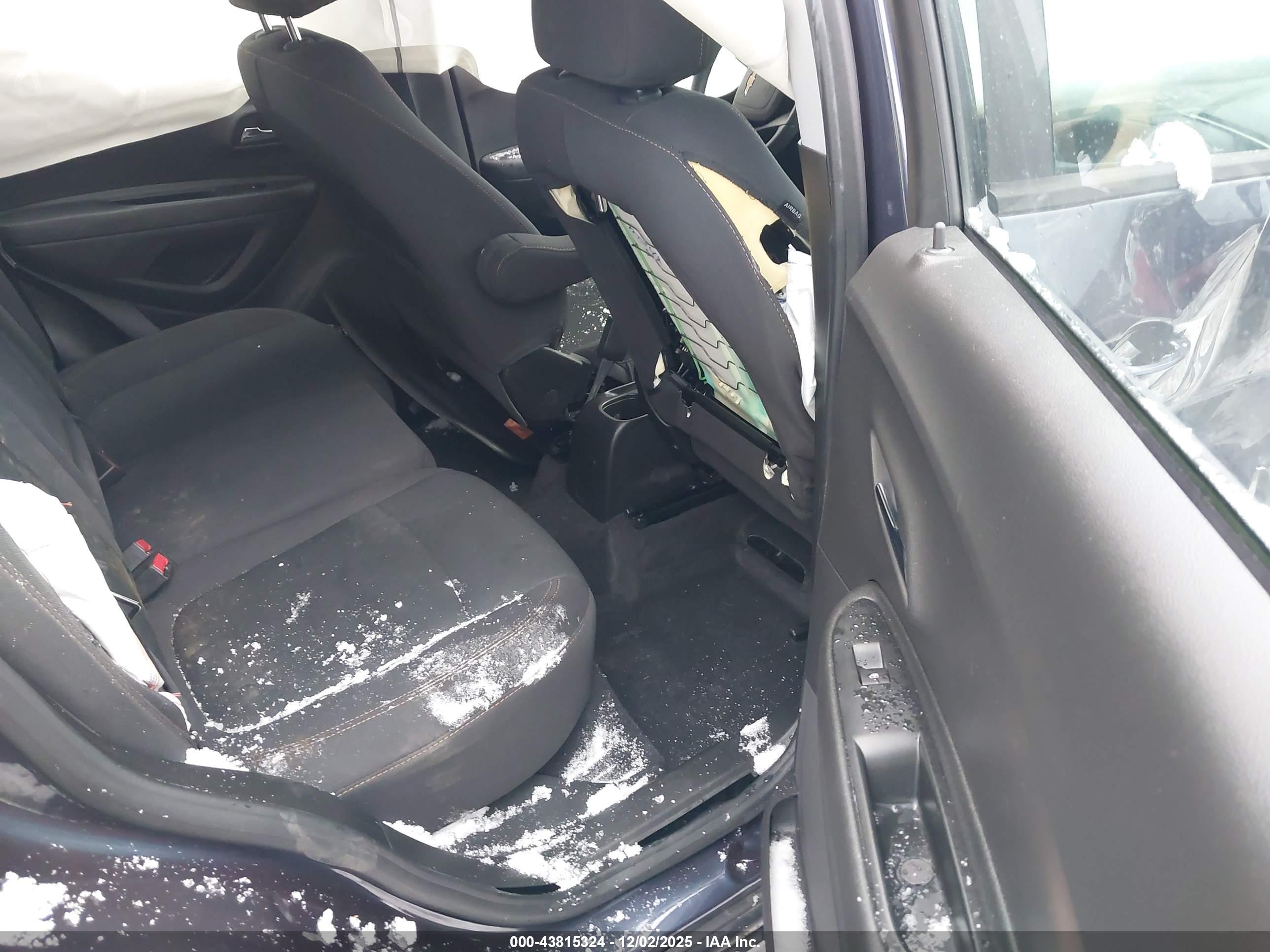 CHEVROLET TRAX image 8