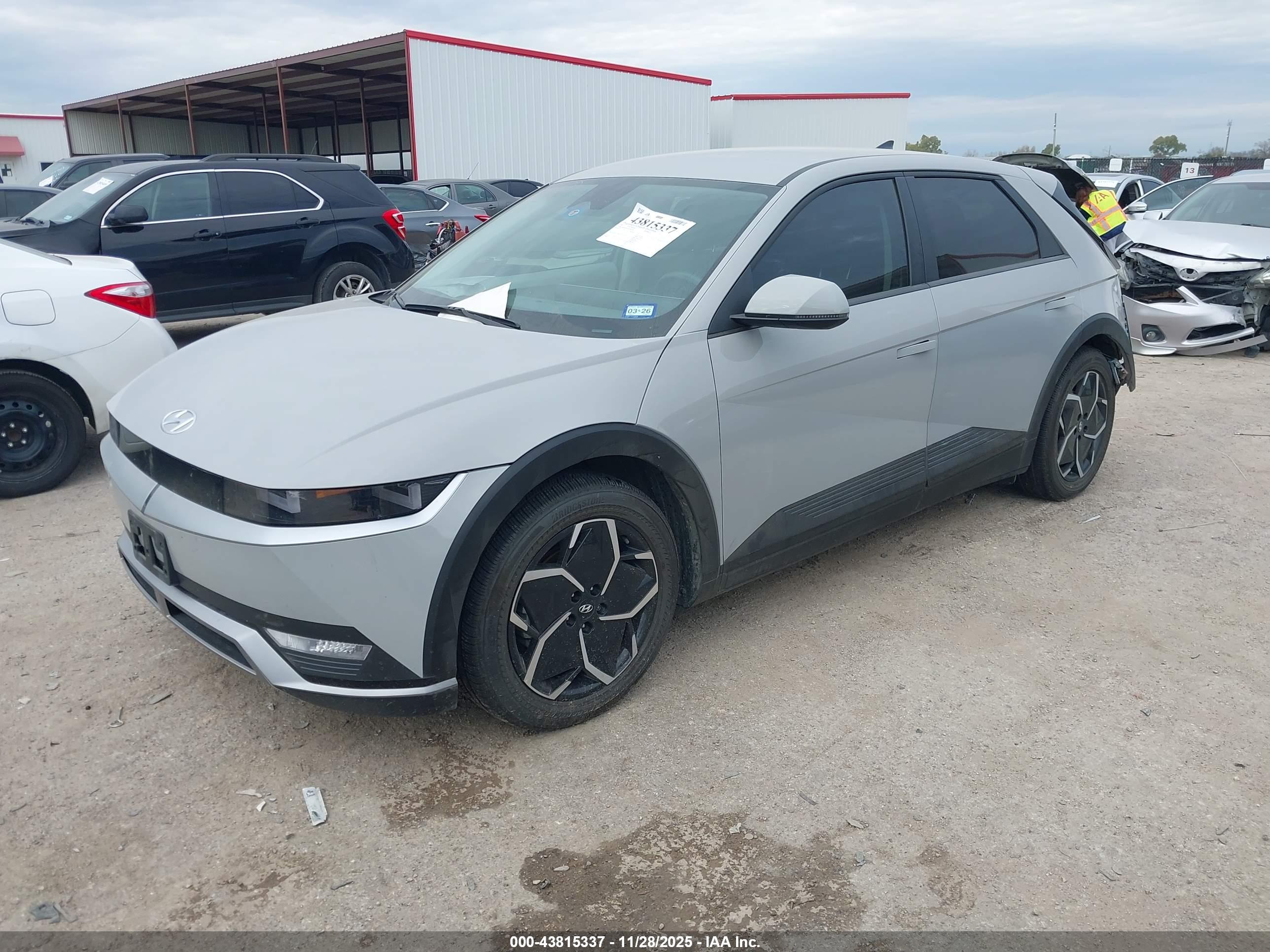 HYUNDAI IONIQ image 2