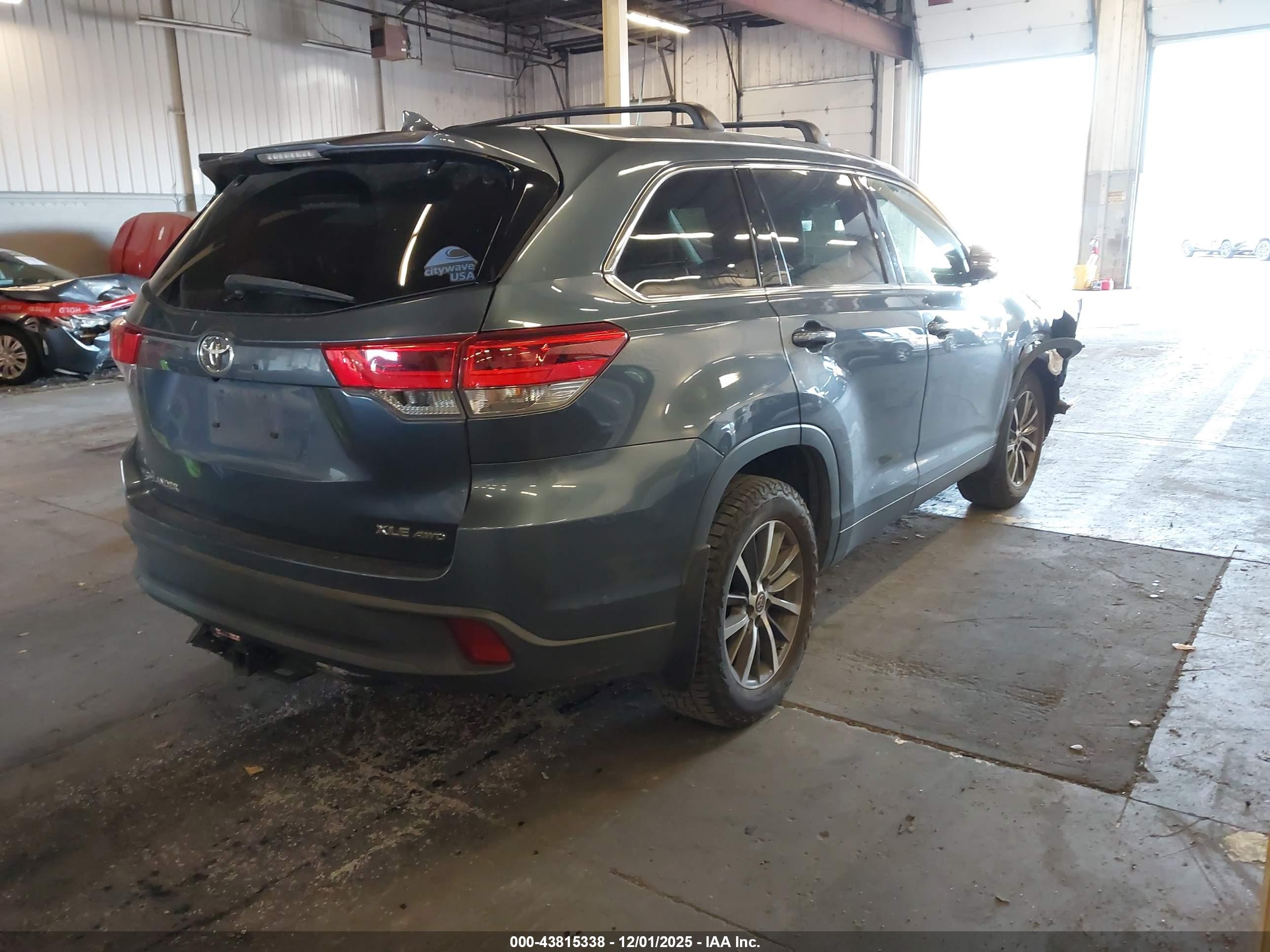 TOYOTA HIGHLANDER image 4
