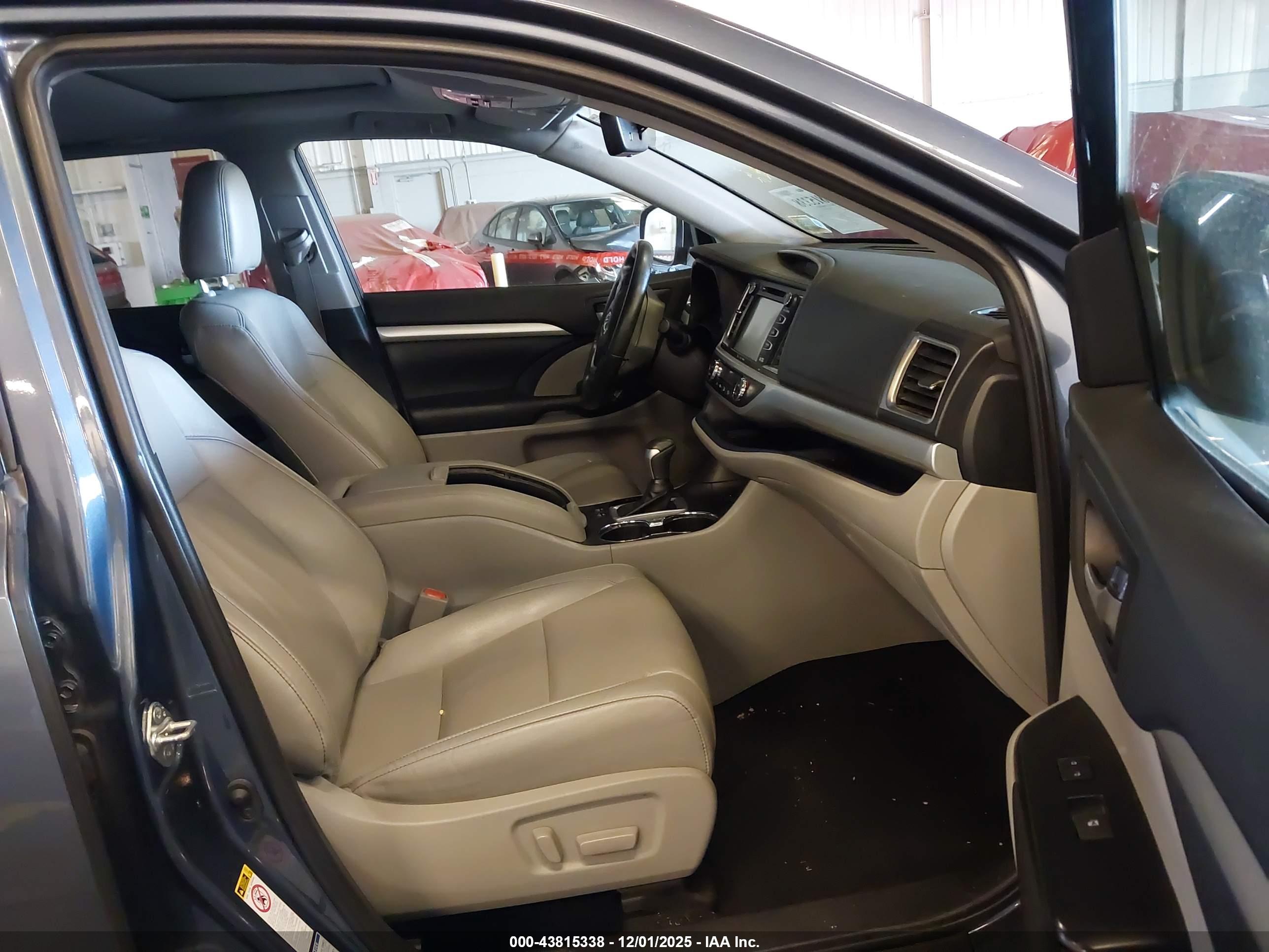 TOYOTA HIGHLANDER image 5