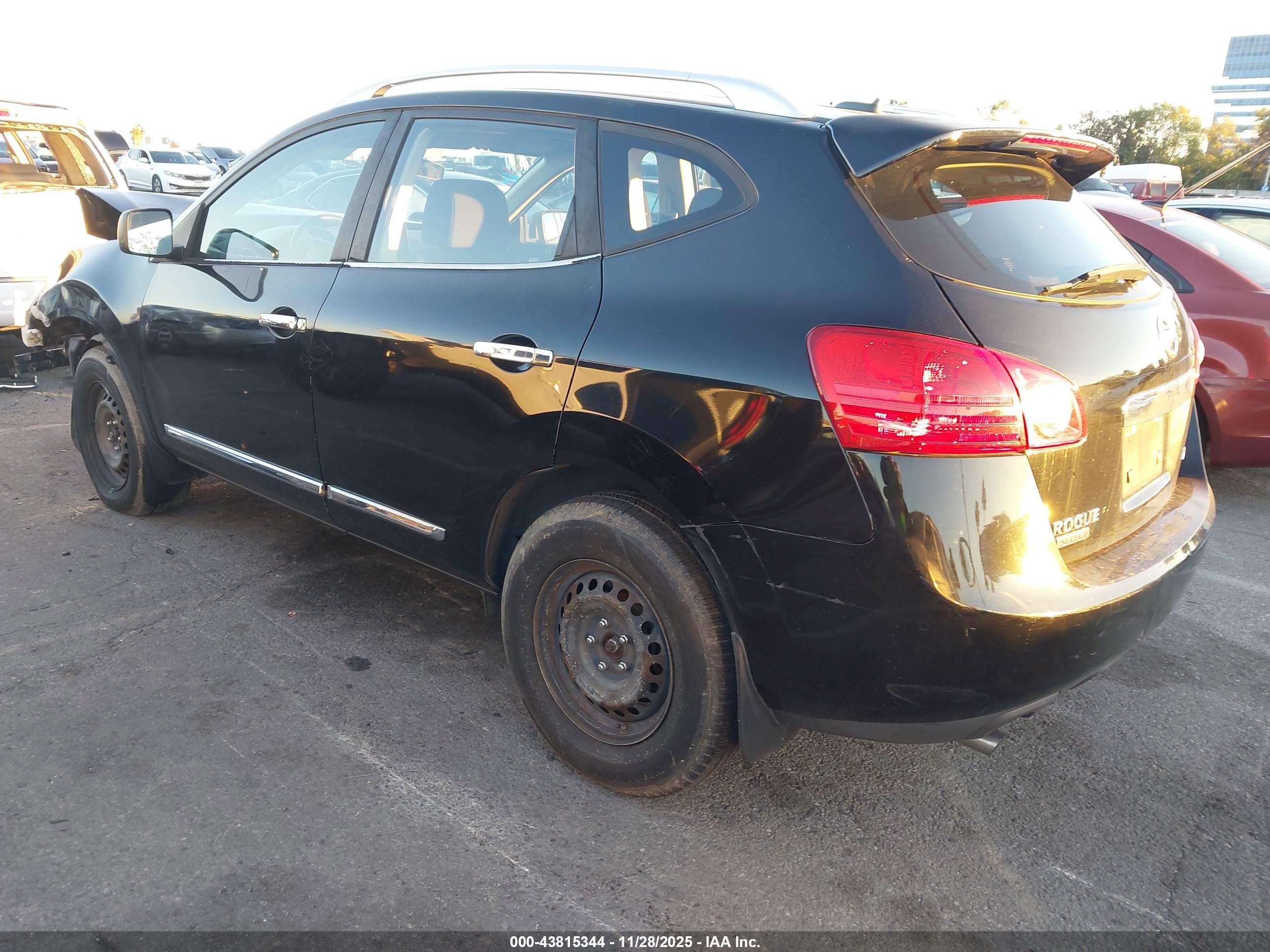 NISSAN ROGUE image 3