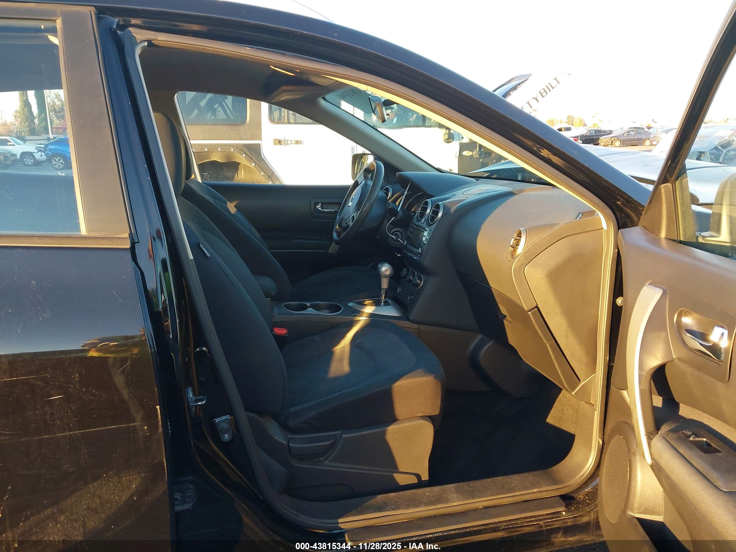 NISSAN ROGUE image 5
