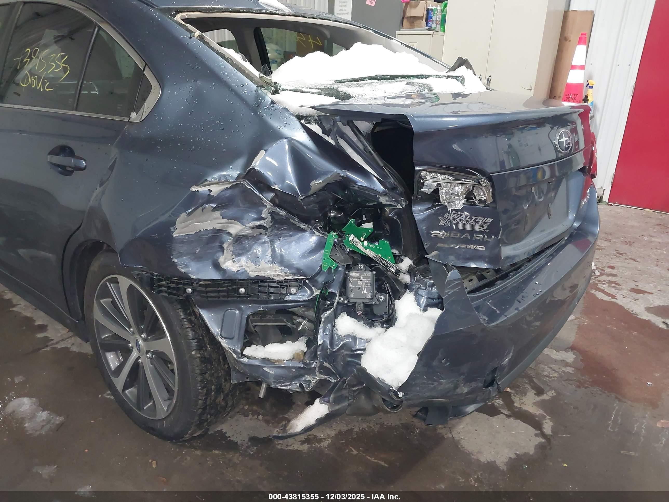 SUBARU LEGACY image 6
