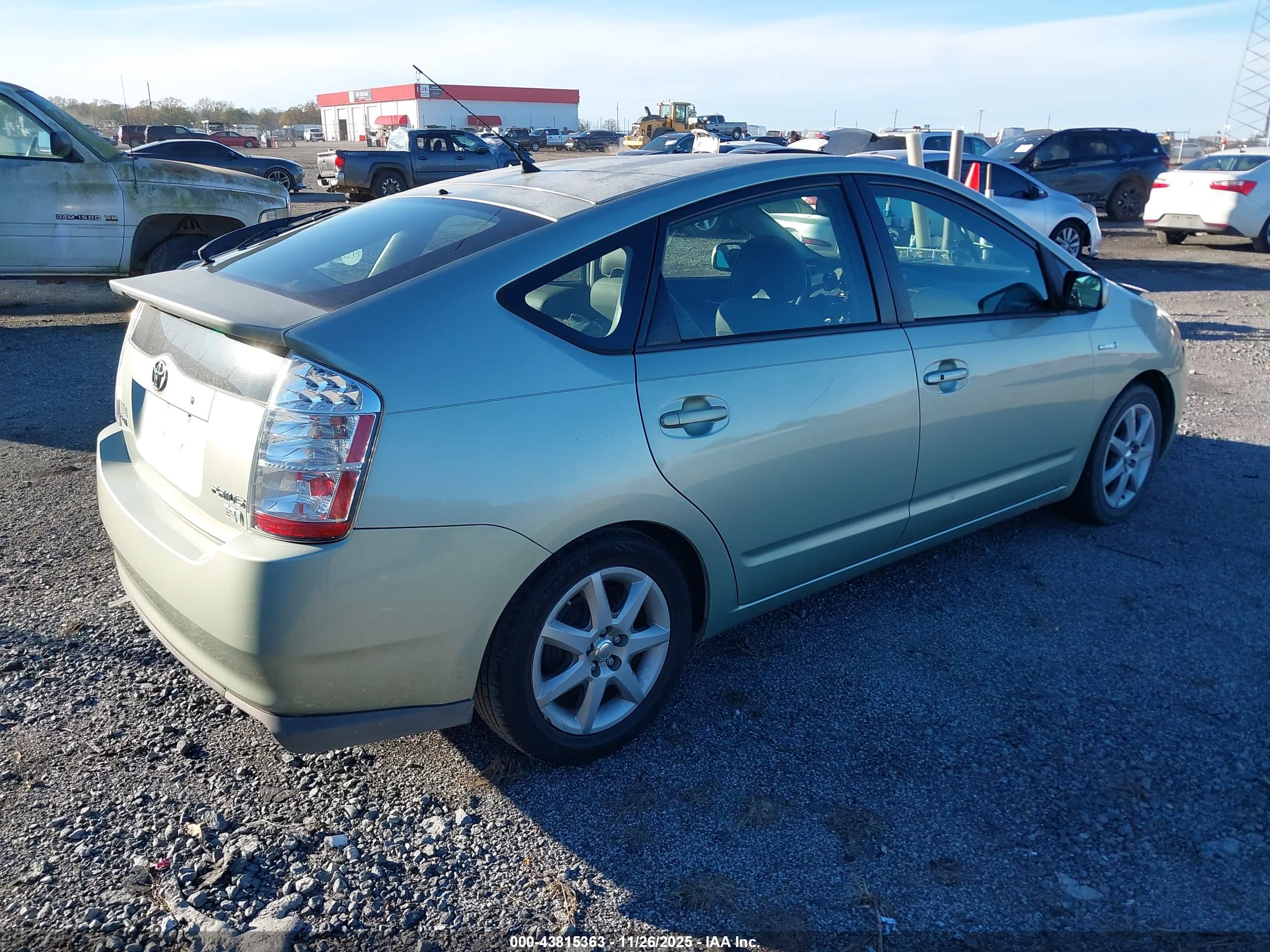 TOYOTA PRIUS image 4