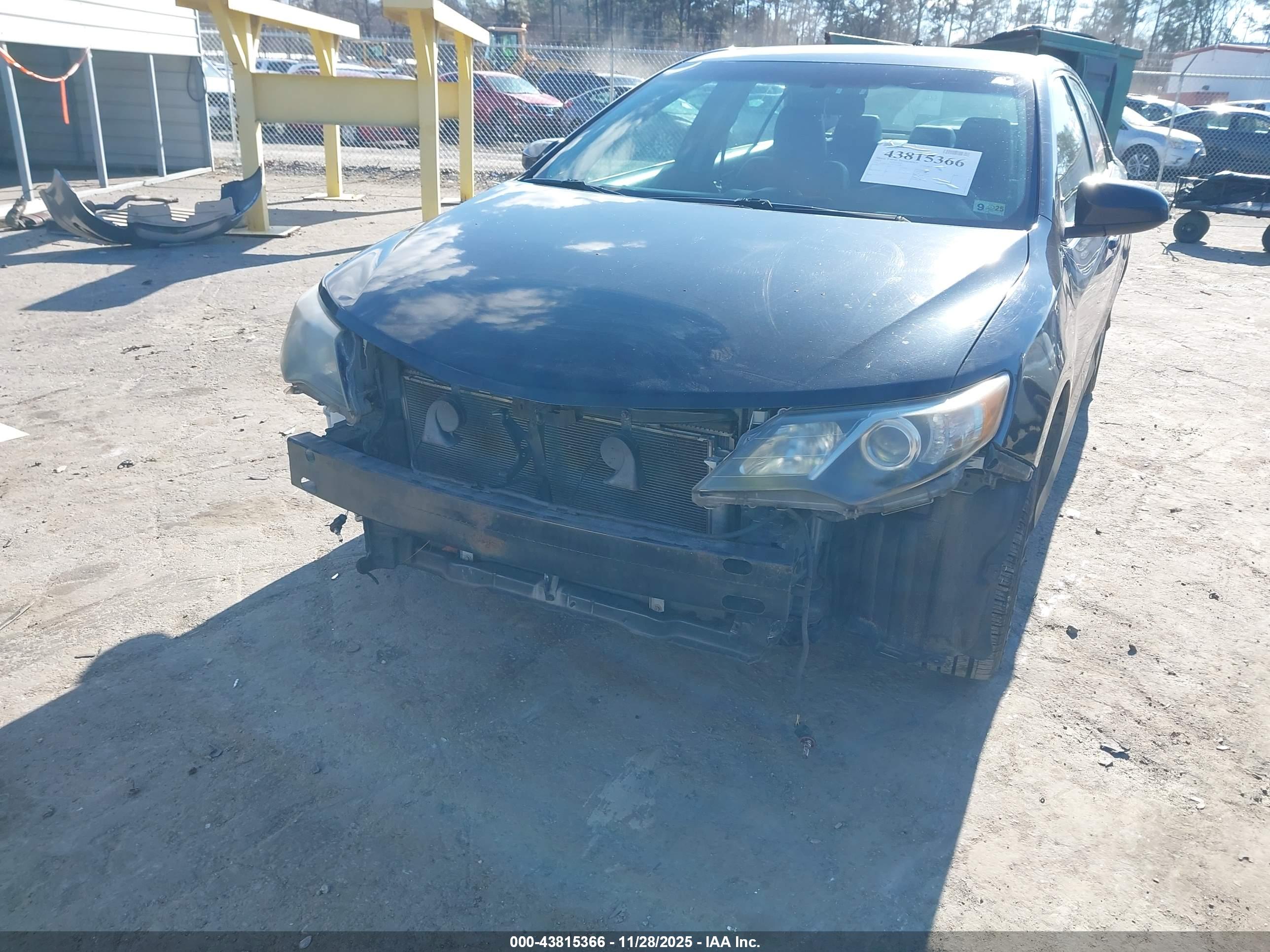 TOYOTA CAMRY image 6