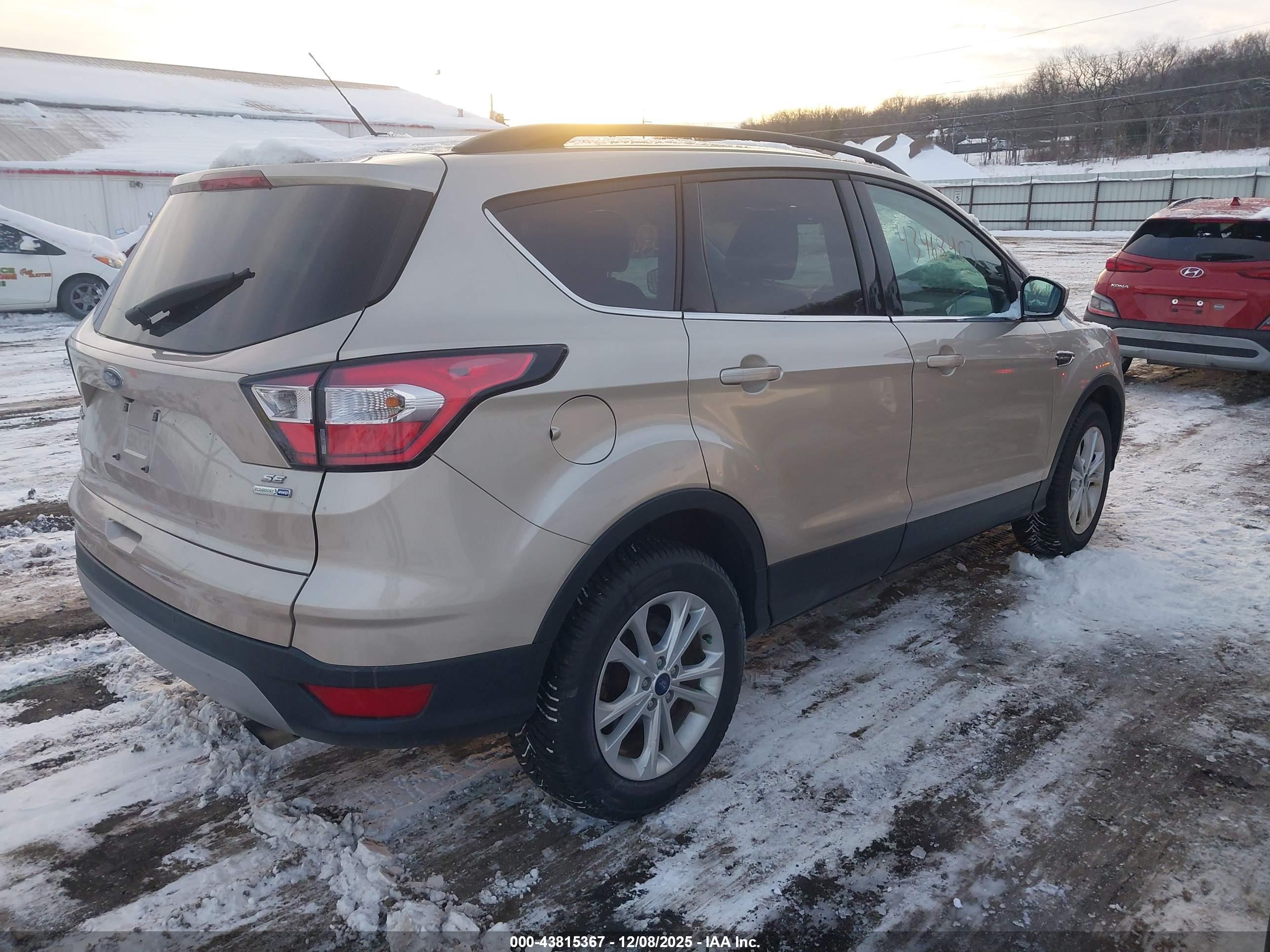 FORD ESCAPE image 4