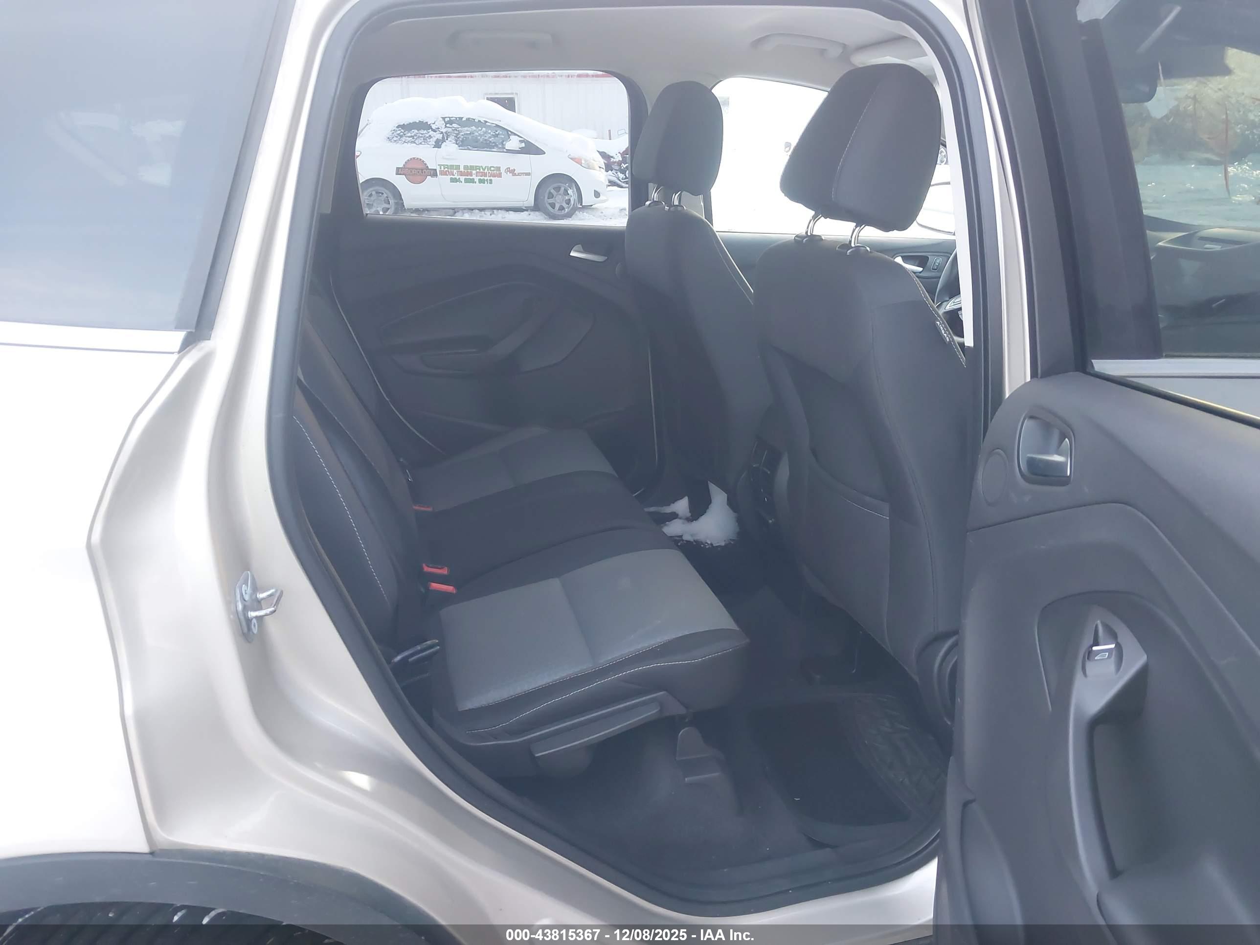 FORD ESCAPE image 8