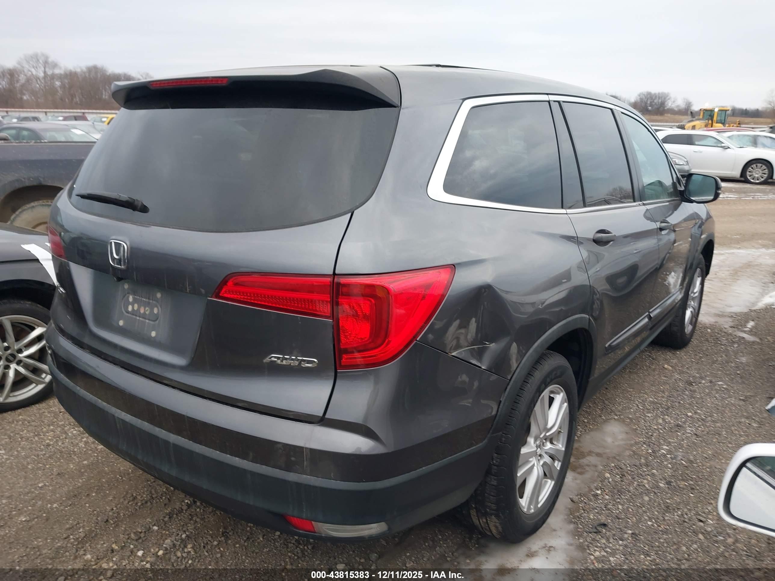 HONDA PILOT image 4