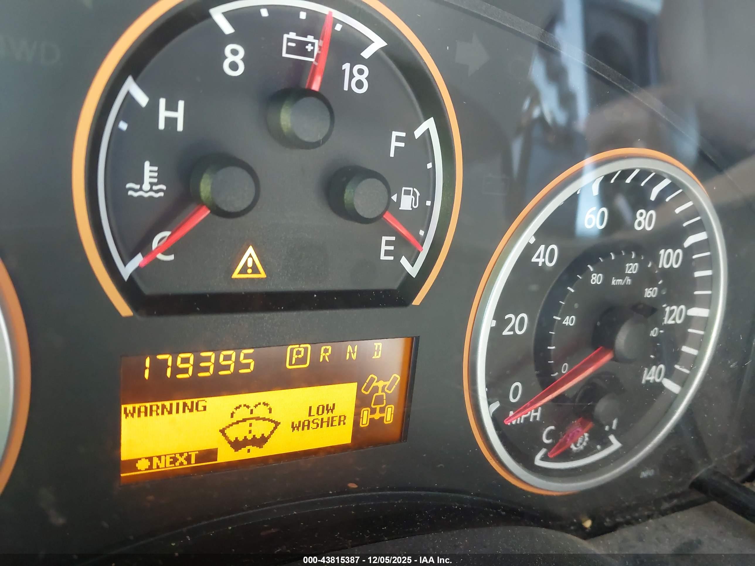 NISSAN TITAN image 7