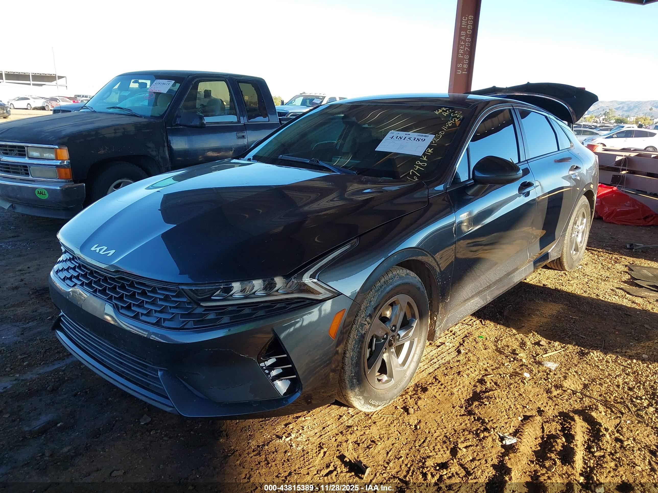 KIA K5 image 2