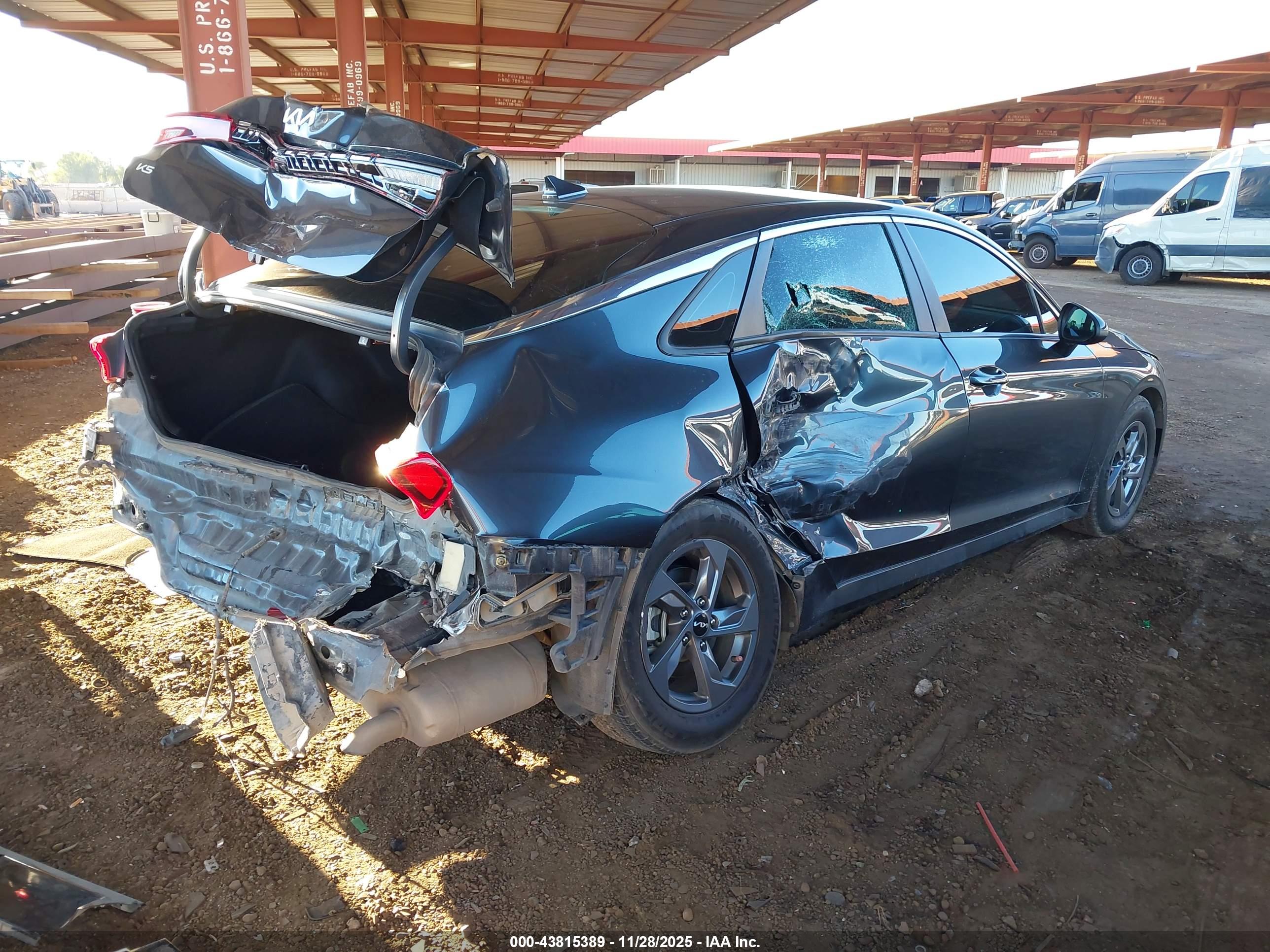 KIA K5 image 4