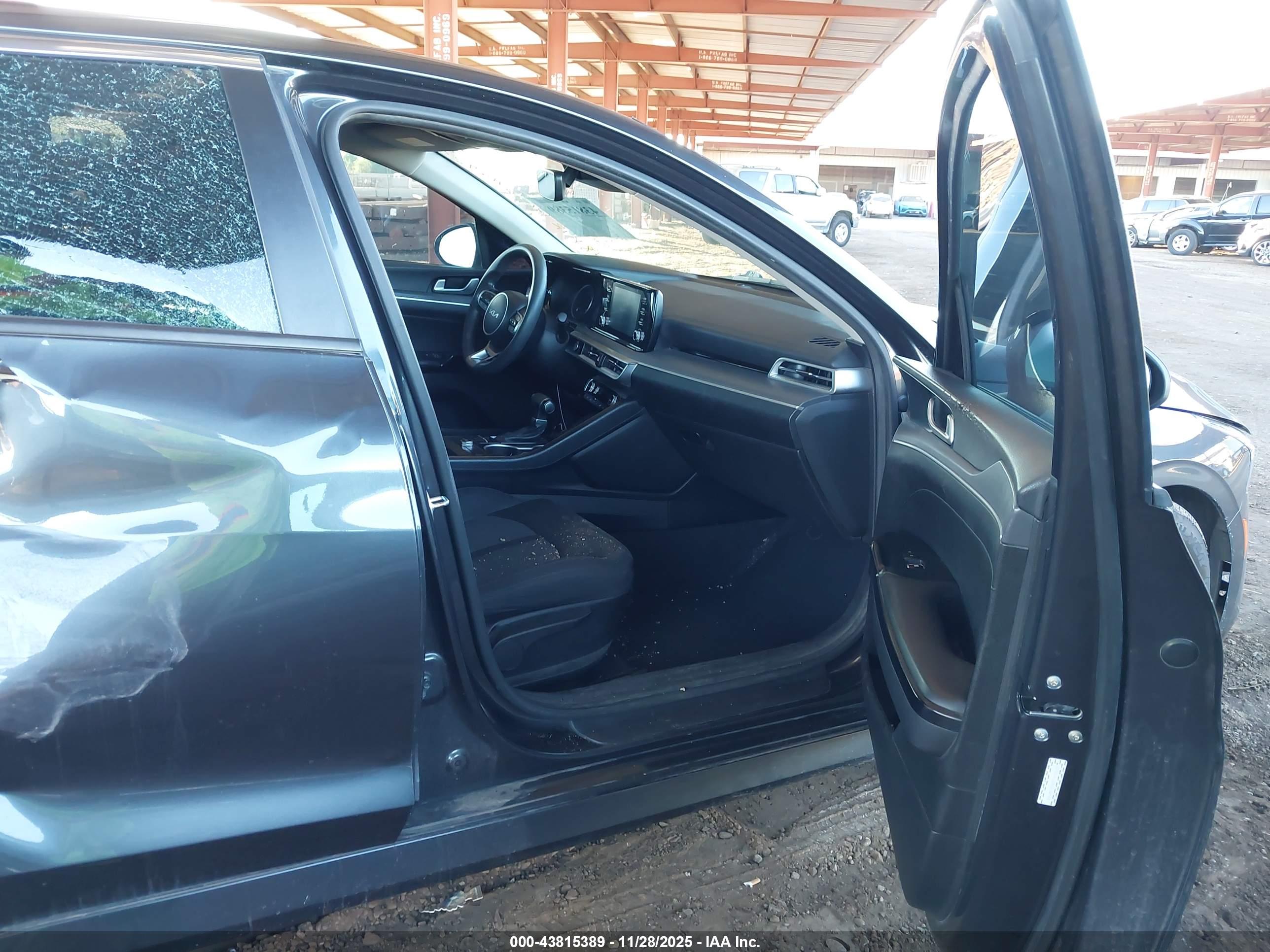 KIA K5 image 5