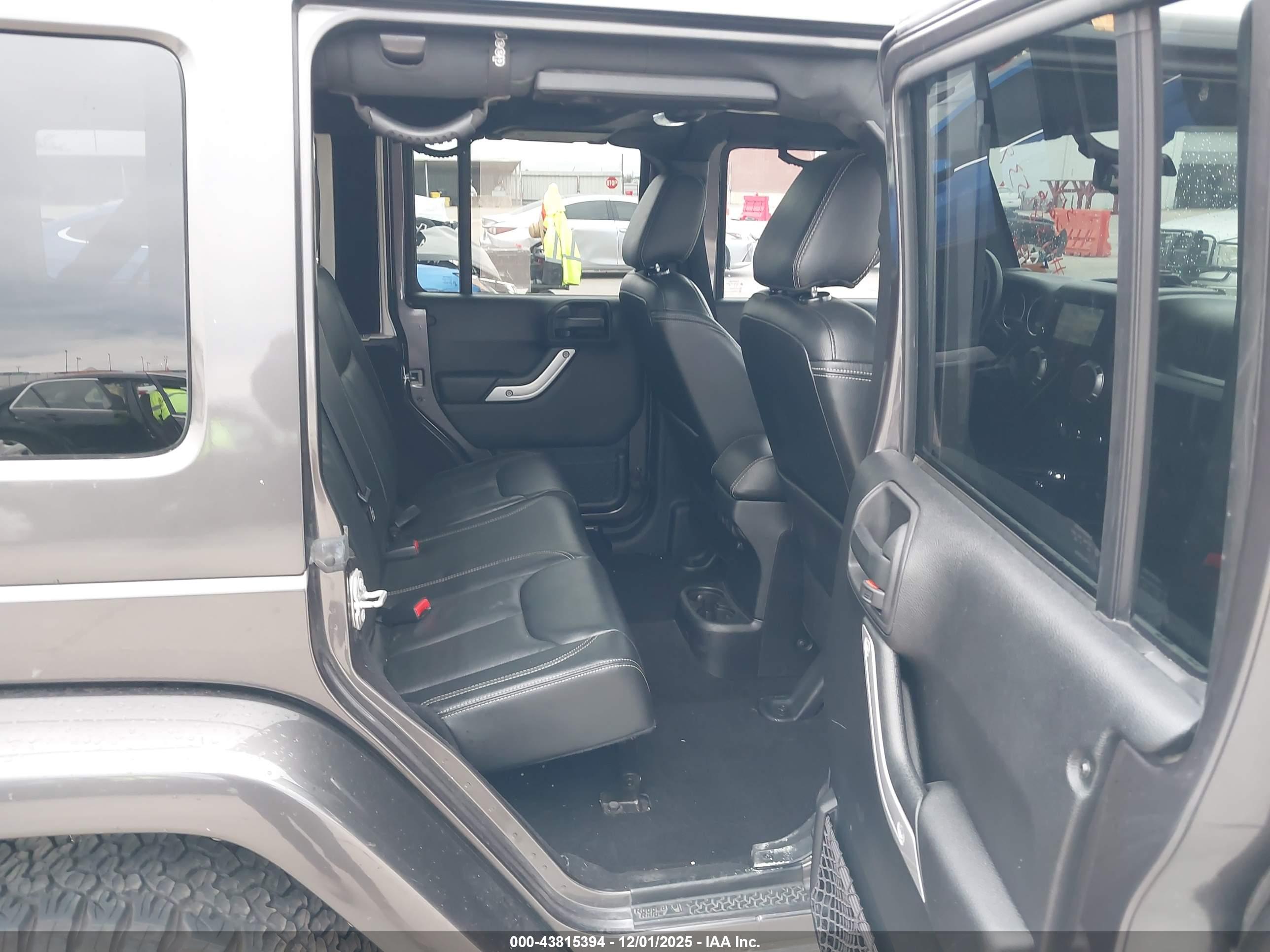 JEEP WRANGLER image 8